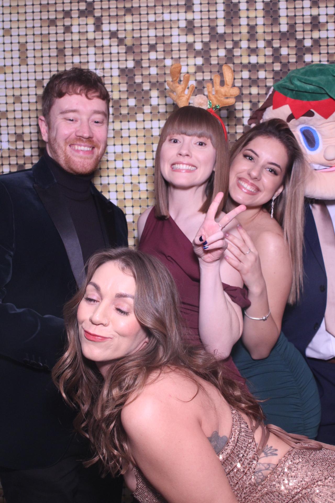 Ramsdens International Christmas Party  | View more photos from the event at gallery.magicimages.uk/u/MagicImages/Ramsdens-International-Christmas-Party