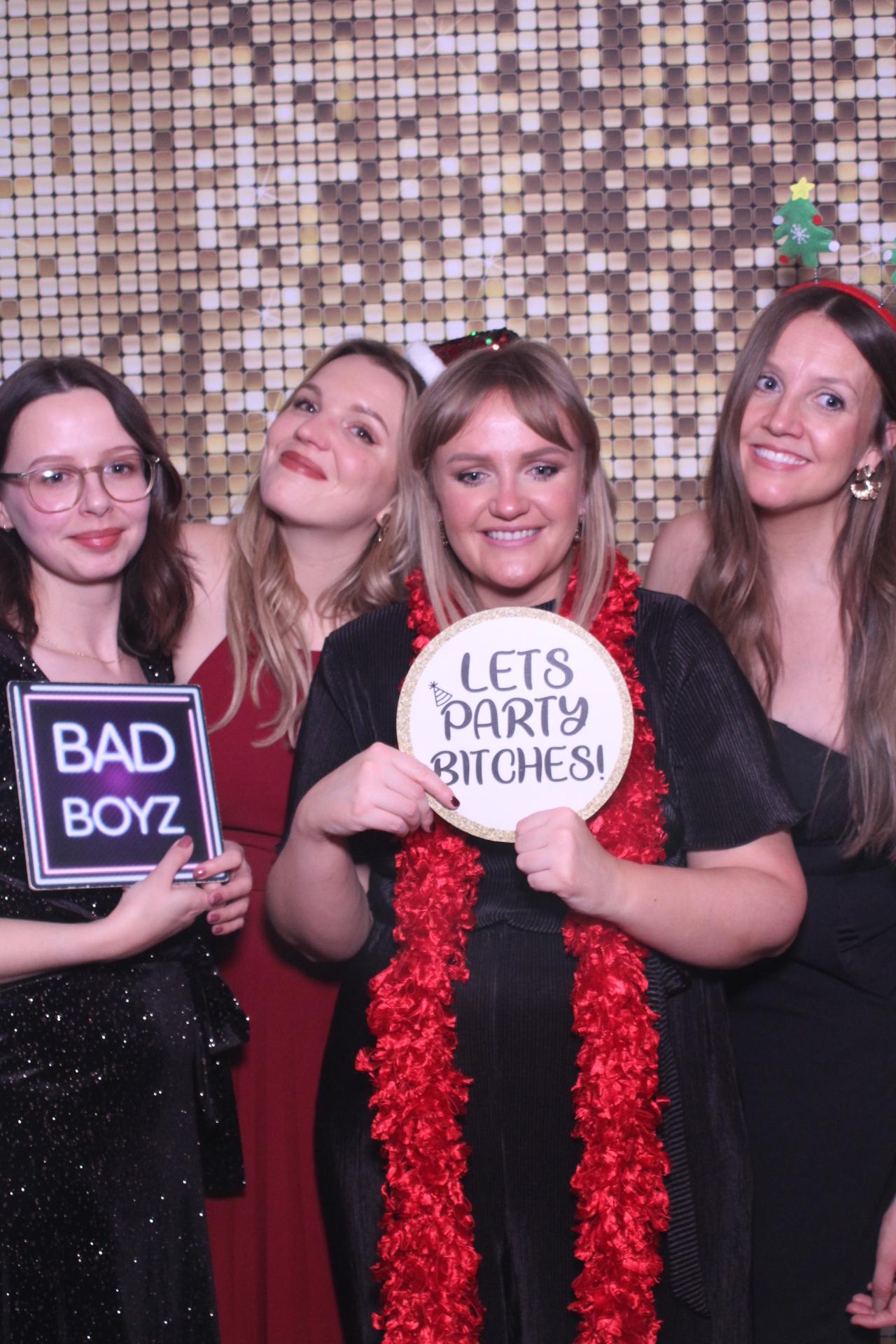 Ramsdens International Christmas Party  | View more photos from the event at gallery.magicimages.uk/u/MagicImages/Ramsdens-International-Christmas-Party