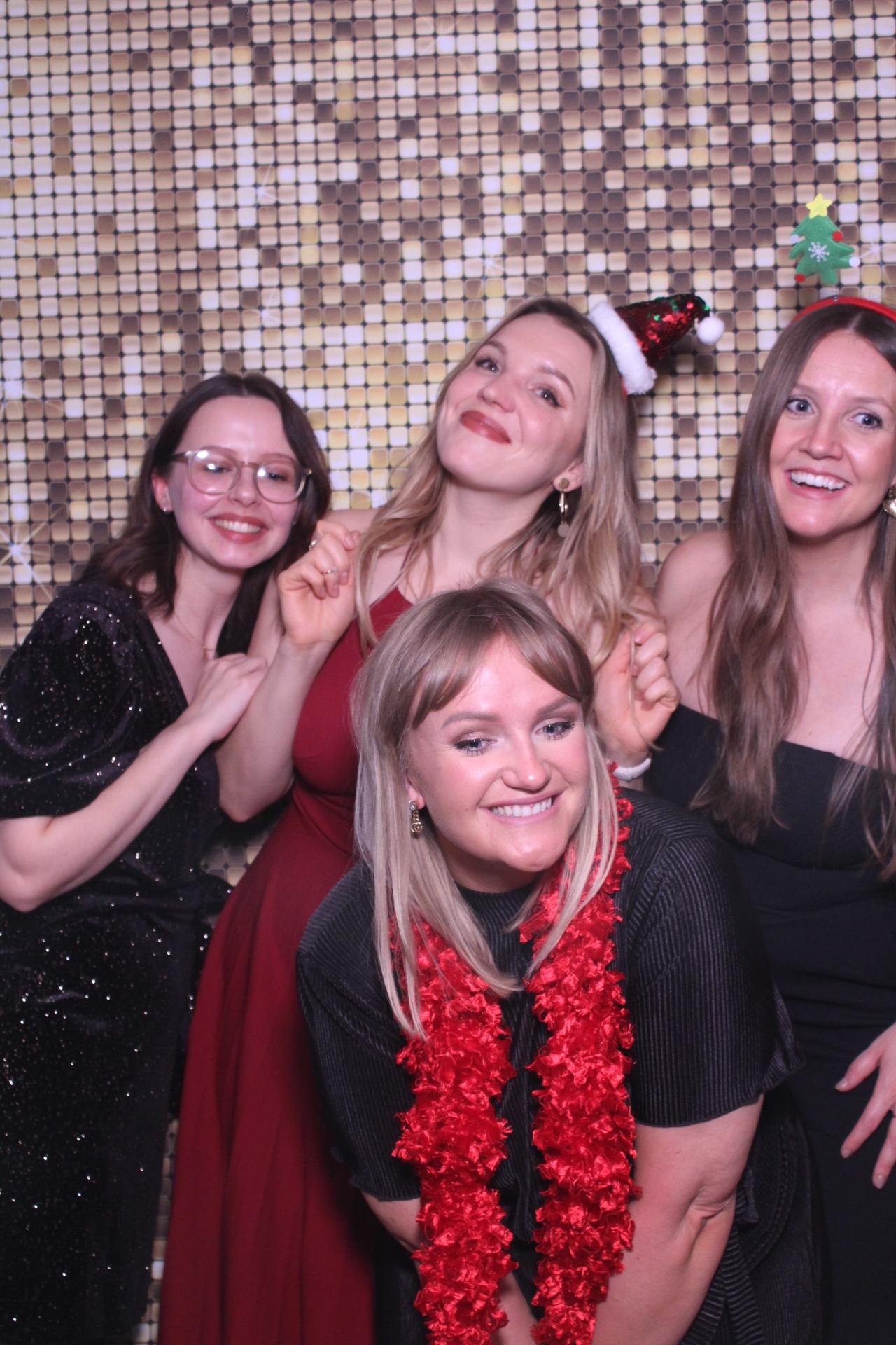 Ramsdens International Christmas Party  | View more photos from the event at gallery.magicimages.uk/u/MagicImages/Ramsdens-International-Christmas-Party