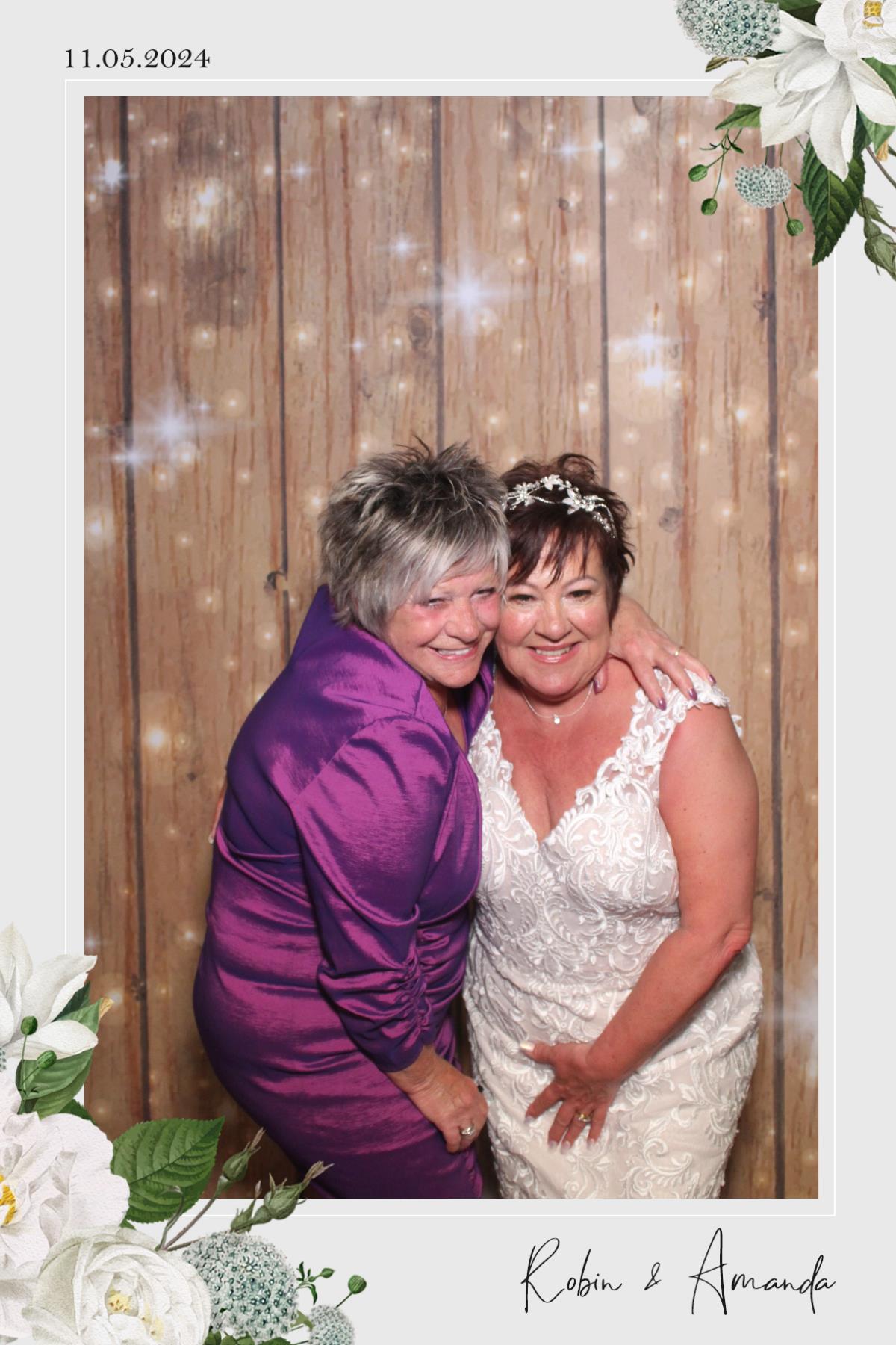 Robin & Amanda  | View more photos from the event at gallery.magicimages.uk/u/MagicImages/Robin-Amanda