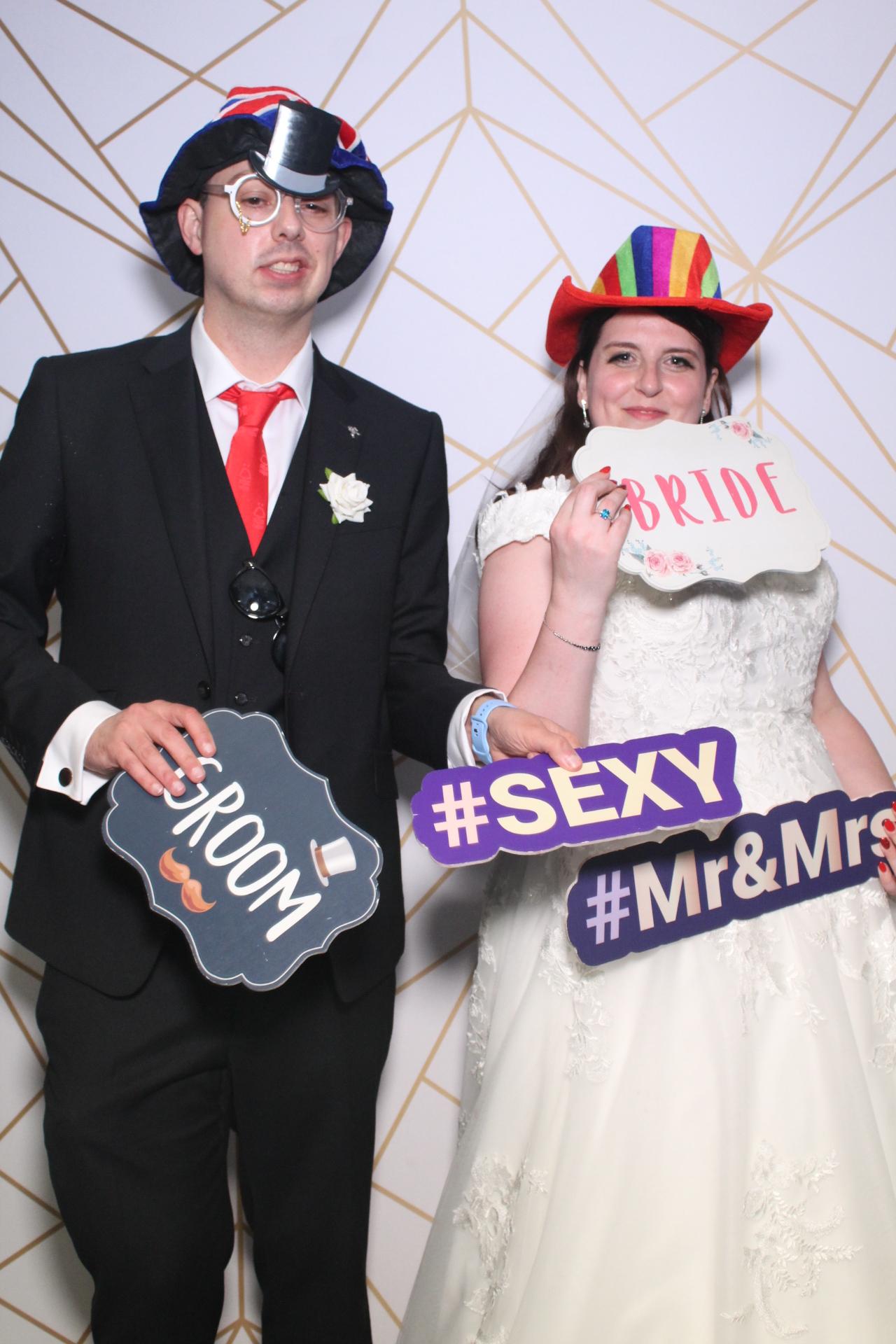 Sam and Shoshanna | View more photos from the event at gallery.magicimages.uk/u/MagicImages/Sam-and-Shoshanna