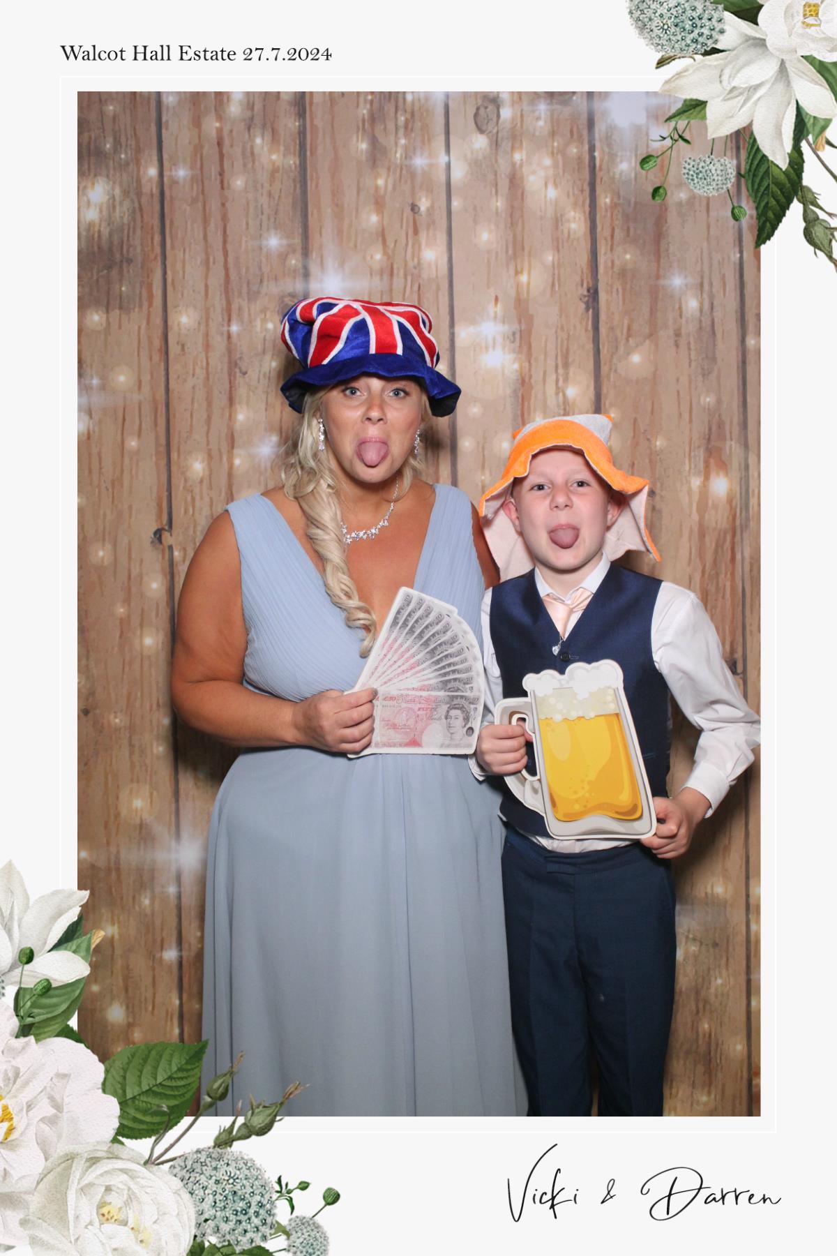 Vicki & Darren  | View more photos from the event at gallery.magicimages.uk/u/MagicImages/Vicki-Darren