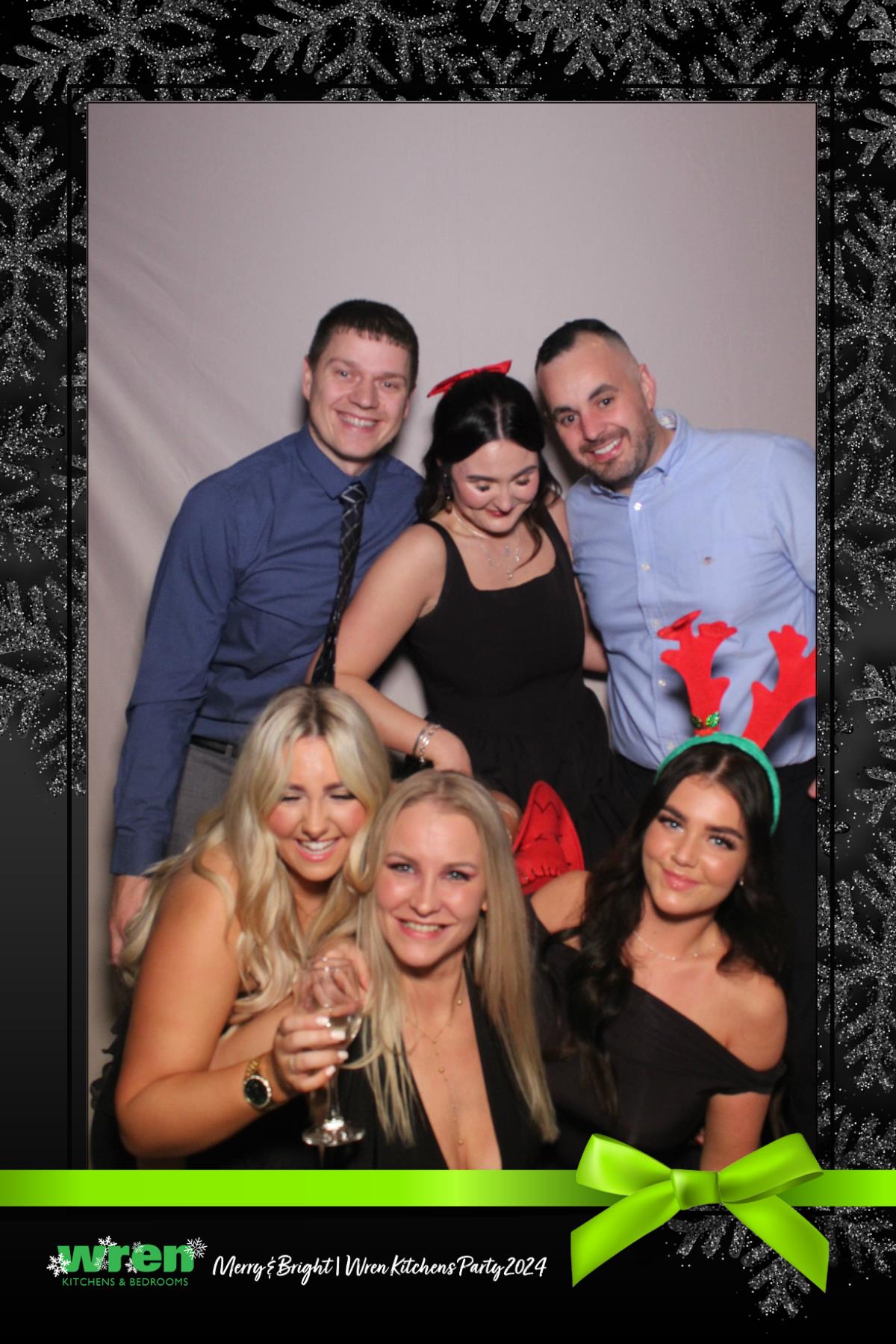 Wren Christmas Party  | View more photos from the event at gallery.magicimages.uk/u/MagicImages/Wren-Christmas-Party