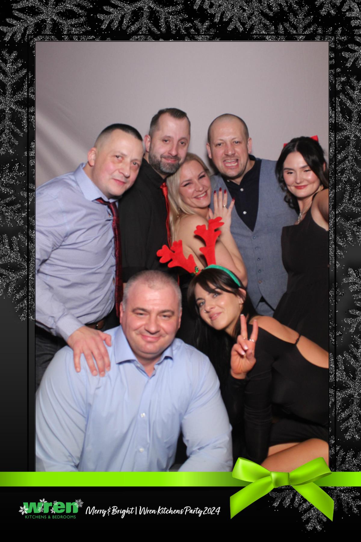 Wren Christmas Party  | View more photos from the event at gallery.magicimages.uk/u/MagicImages/Wren-Christmas-Party