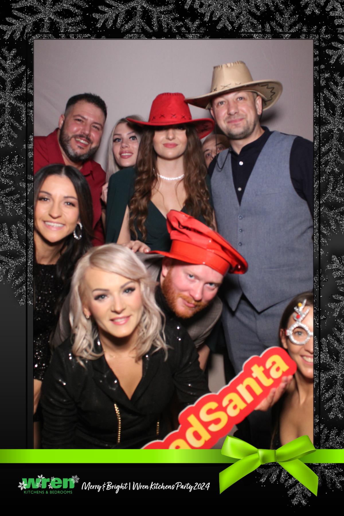 Wren Christmas Party  | View more photos from the event at gallery.magicimages.uk/u/MagicImages/Wren-Christmas-Party