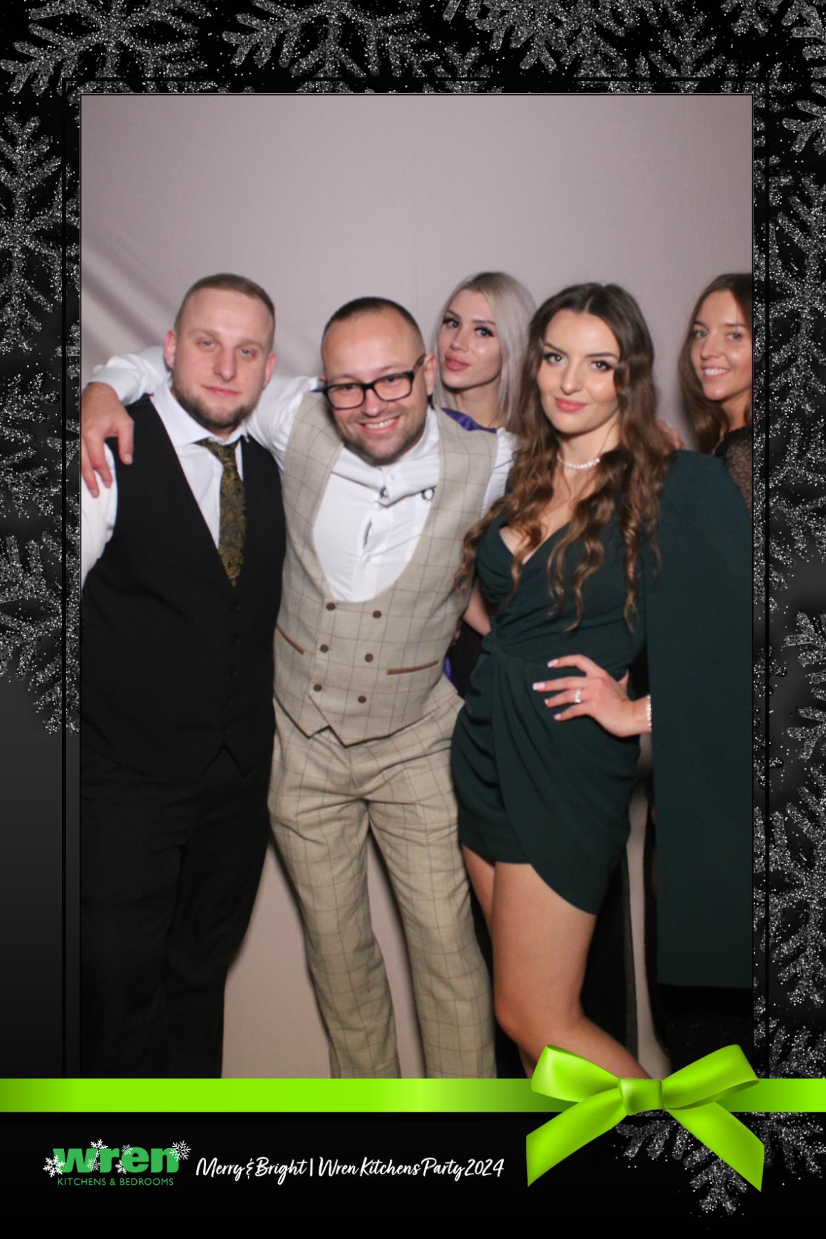 Wren Christmas Party  | View more photos from the event at gallery.magicimages.uk/u/MagicImages/Wren-Christmas-Party