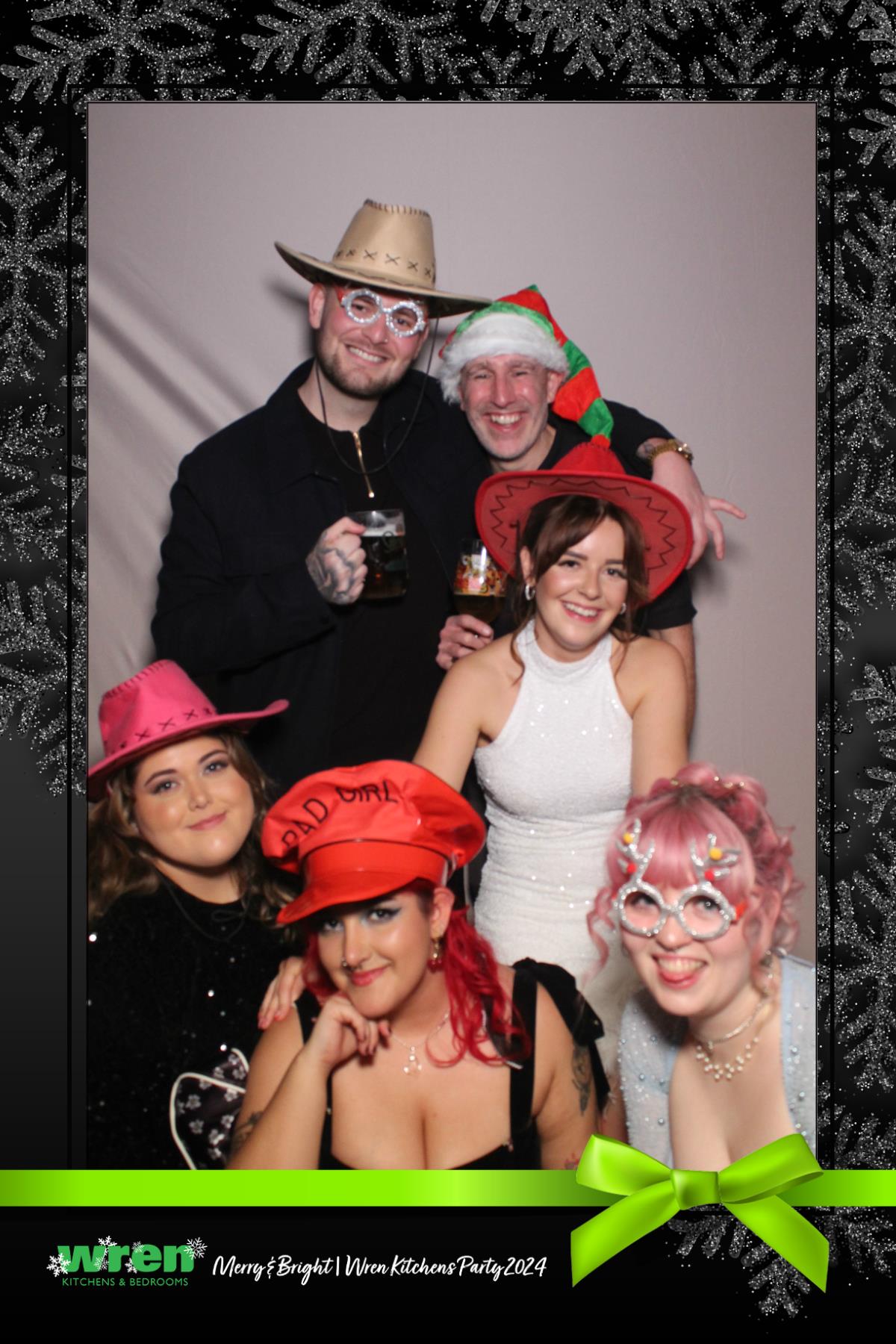 Wren Christmas Party  | View more photos from the event at gallery.magicimages.uk/u/MagicImages/Wren-Christmas-Party