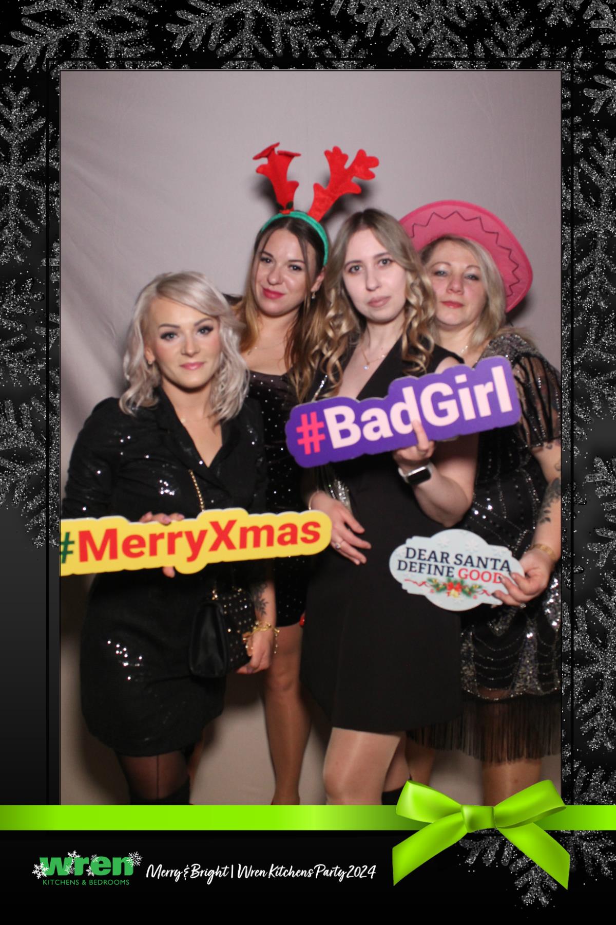 Wren Christmas Party  | View more photos from the event at gallery.magicimages.uk/u/MagicImages/Wren-Christmas-Party