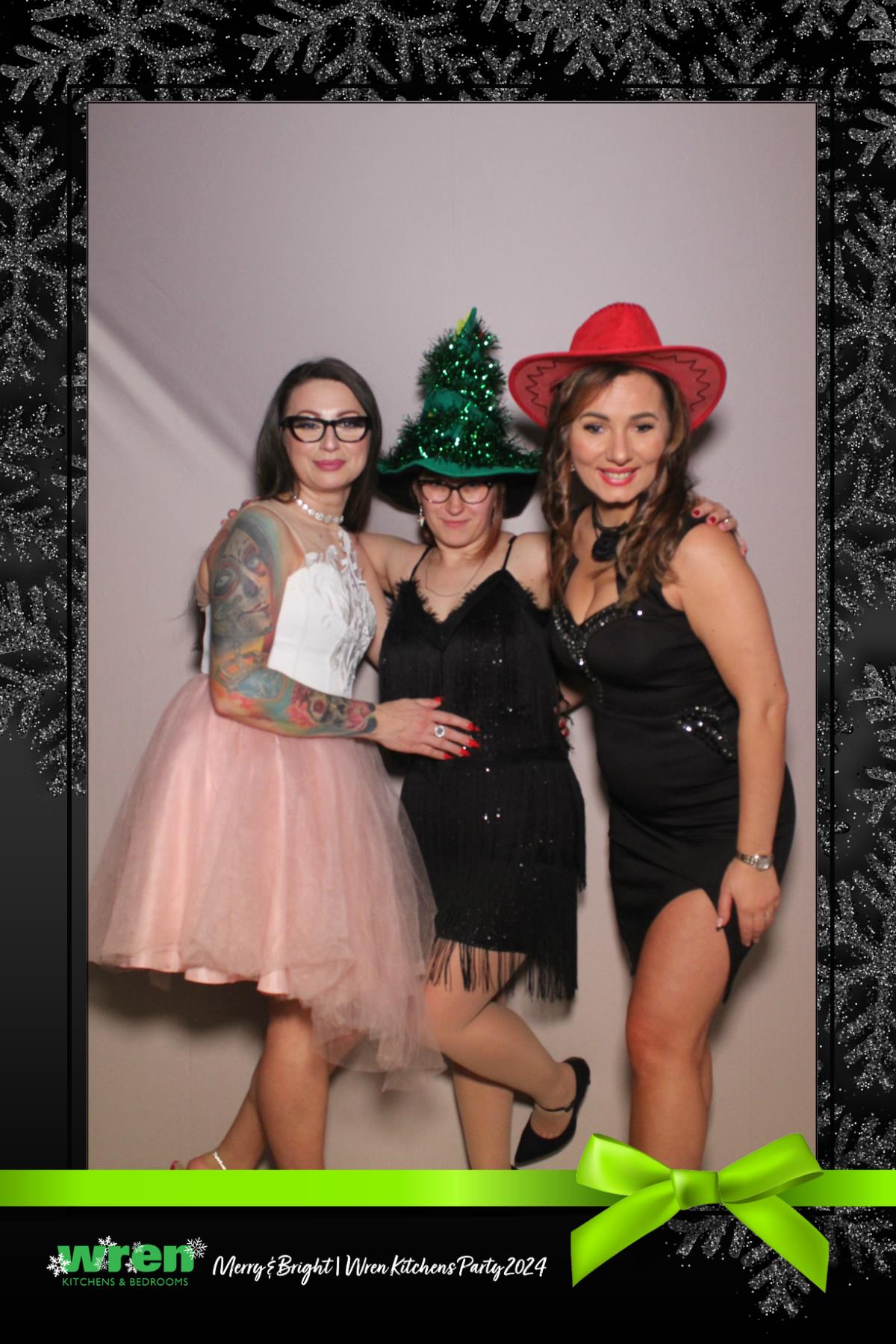 Wren Christmas Party  | View more photos from the event at gallery.magicimages.uk/u/MagicImages/Wren-Christmas-Party