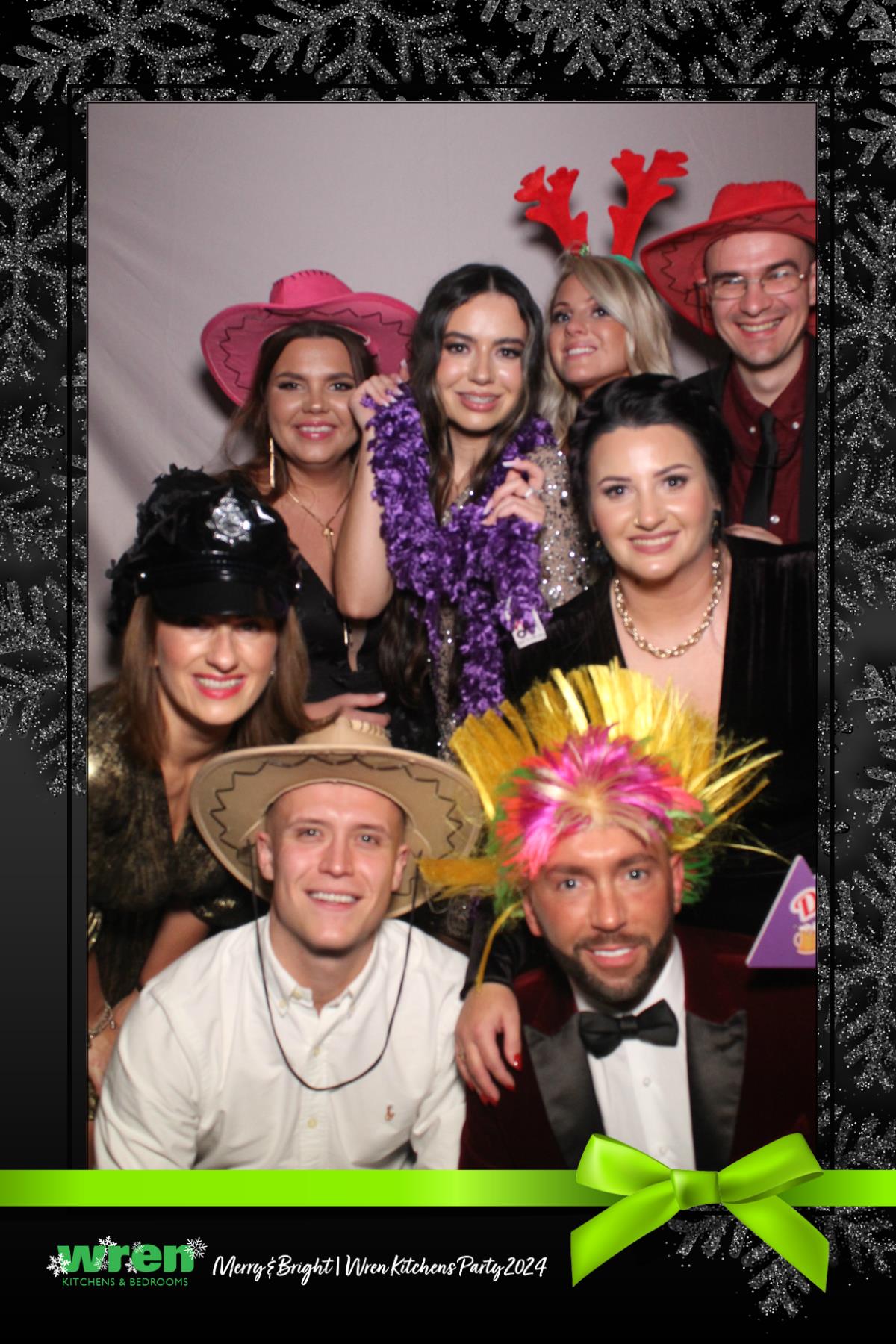 Wren Christmas Party  | View more photos from the event at gallery.magicimages.uk/u/MagicImages/Wren-Christmas-Party
