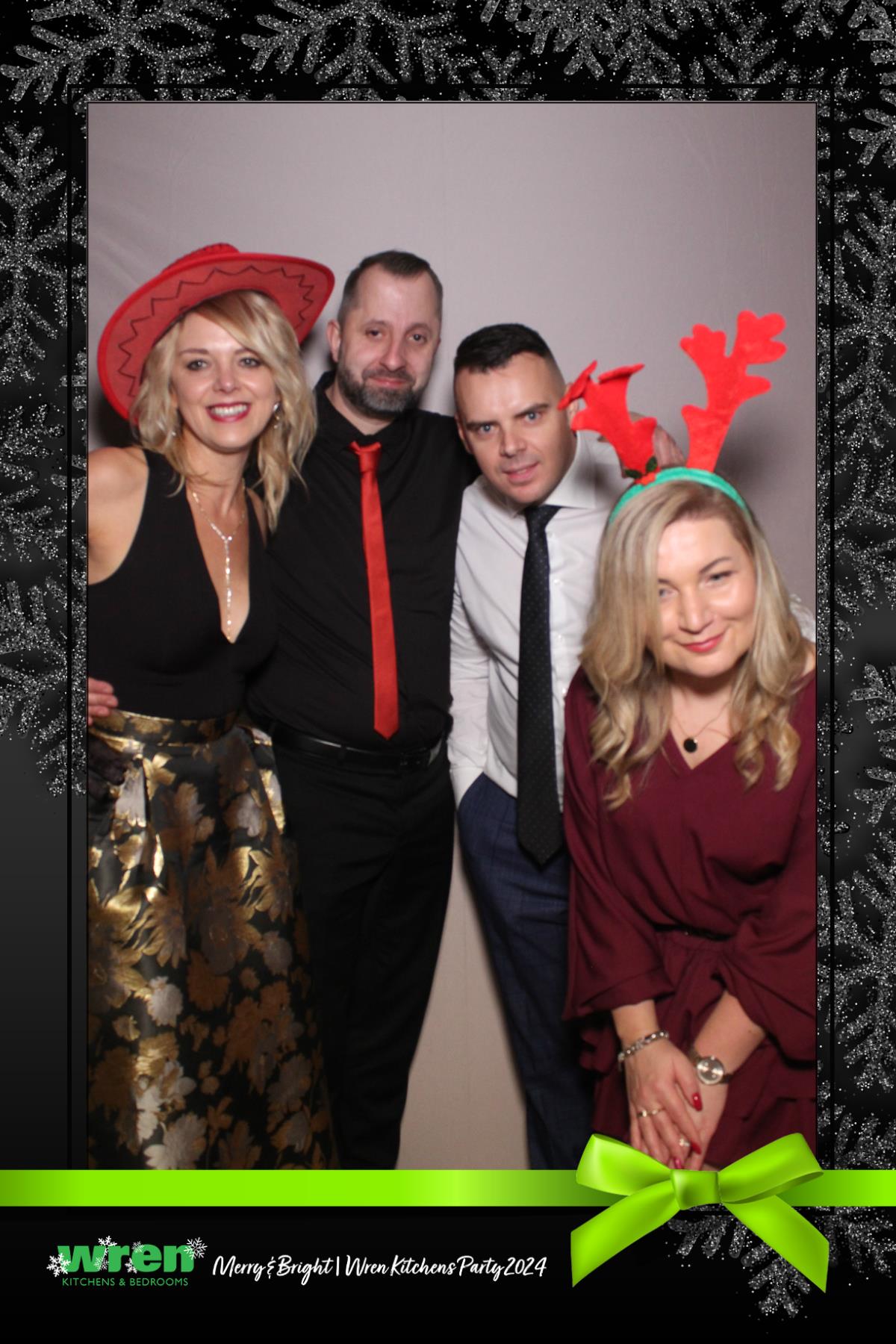Wren Christmas Party  | View more photos from the event at gallery.magicimages.uk/u/MagicImages/Wren-Christmas-Party