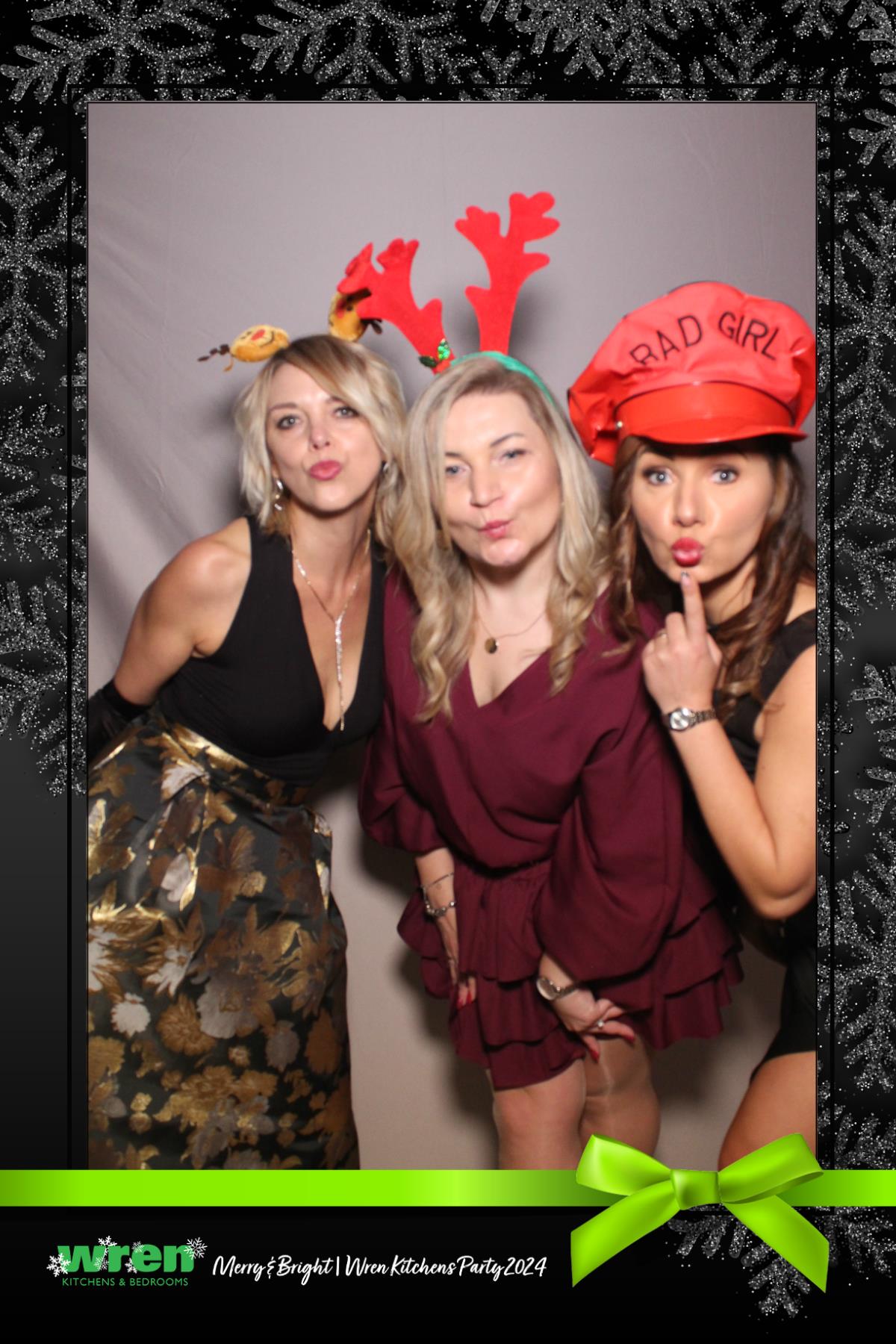 Wren Christmas Party  | View more photos from the event at gallery.magicimages.uk/u/MagicImages/Wren-Christmas-Party