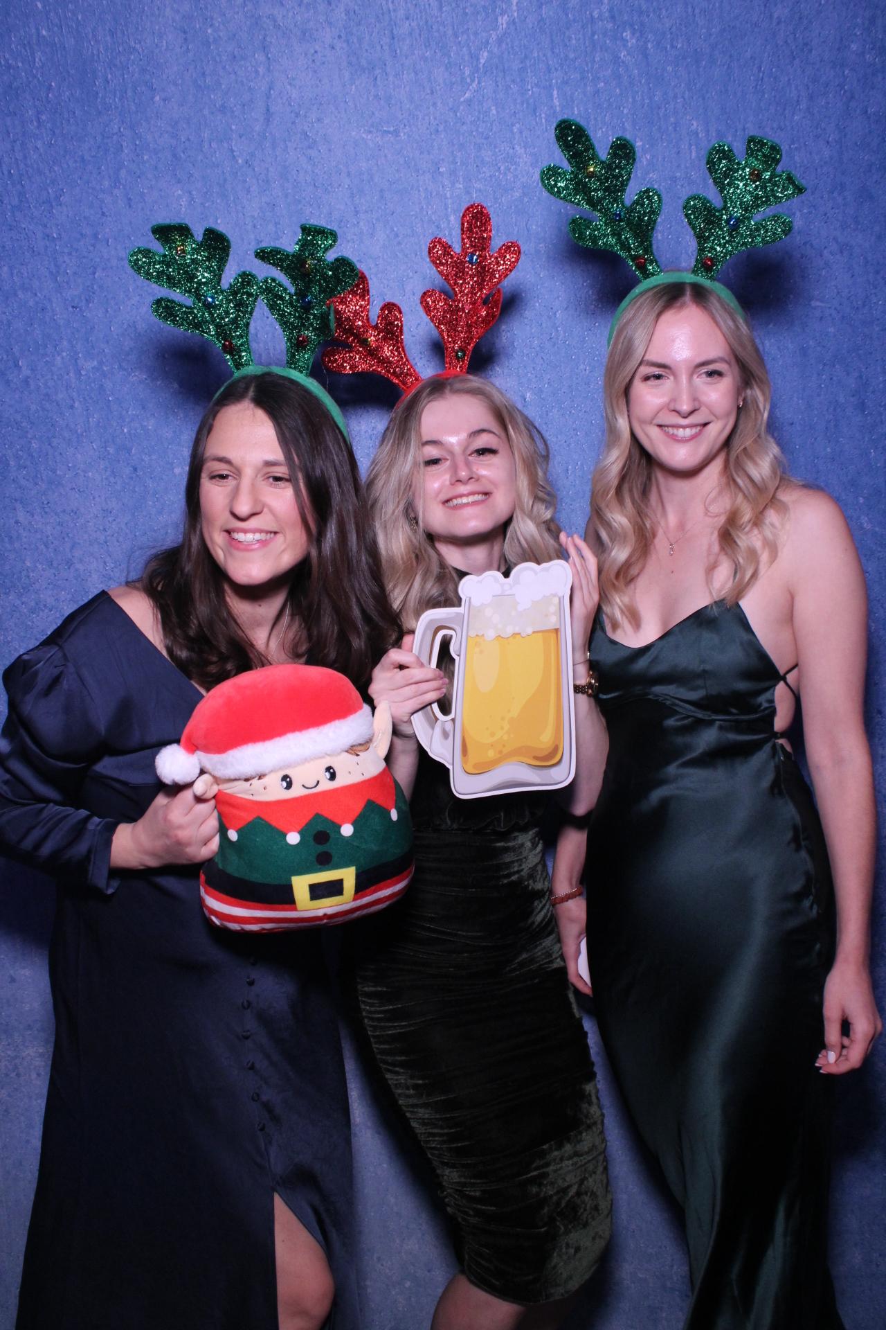 Freeths Christmas Party  | View more photos from the event at gallery.magicimages.uk/u/MagicImages/Freeths-Christmas-Party-0