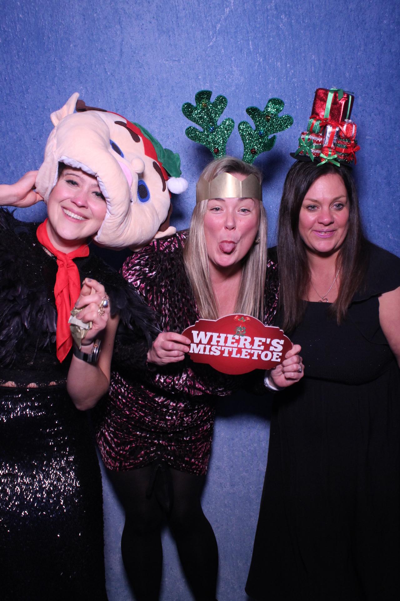 Freeths Christmas Party  | View more photos from the event at gallery.magicimages.uk/u/MagicImages/Freeths-Christmas-Party-0