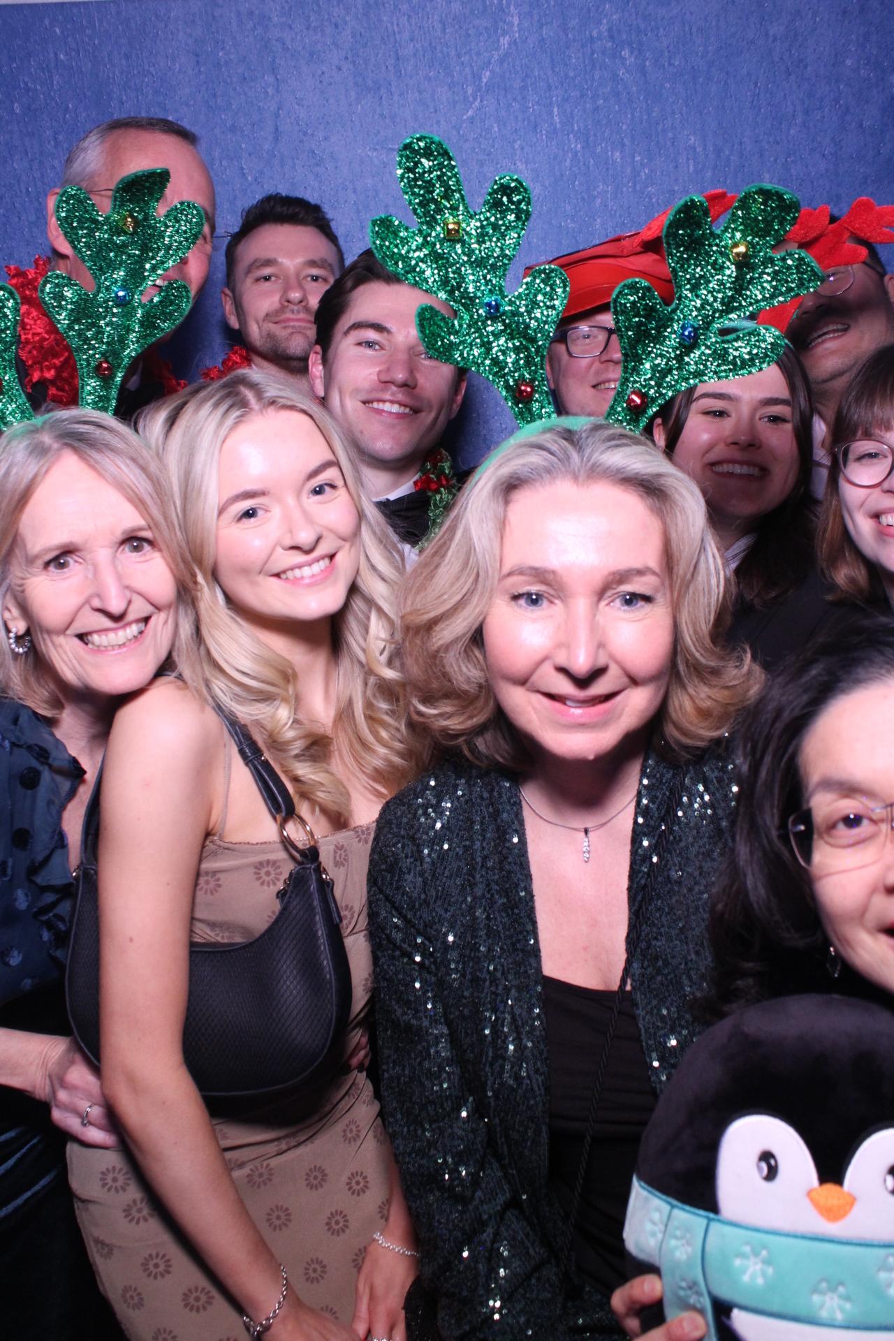 Freeths Christmas Party  | View more photos from the event at gallery.magicimages.uk/u/MagicImages/Freeths-Christmas-Party-0