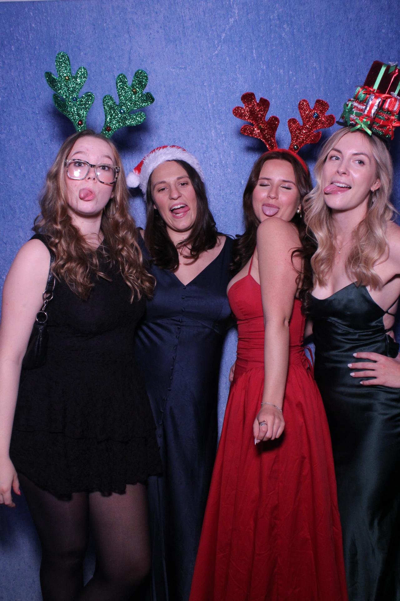 Freeths Christmas Party  | View more photos from the event at gallery.magicimages.uk/u/MagicImages/Freeths-Christmas-Party-0