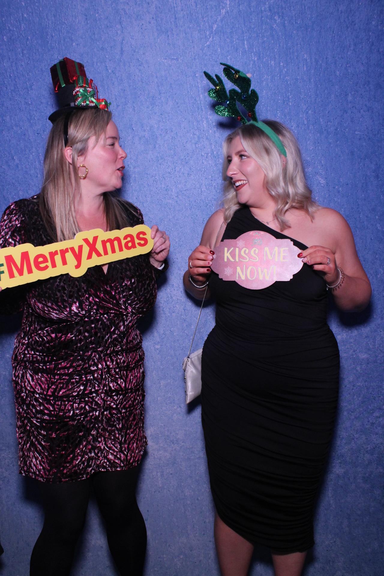 Freeths Christmas Party  | View more photos from the event at gallery.magicimages.uk/u/MagicImages/Freeths-Christmas-Party-0