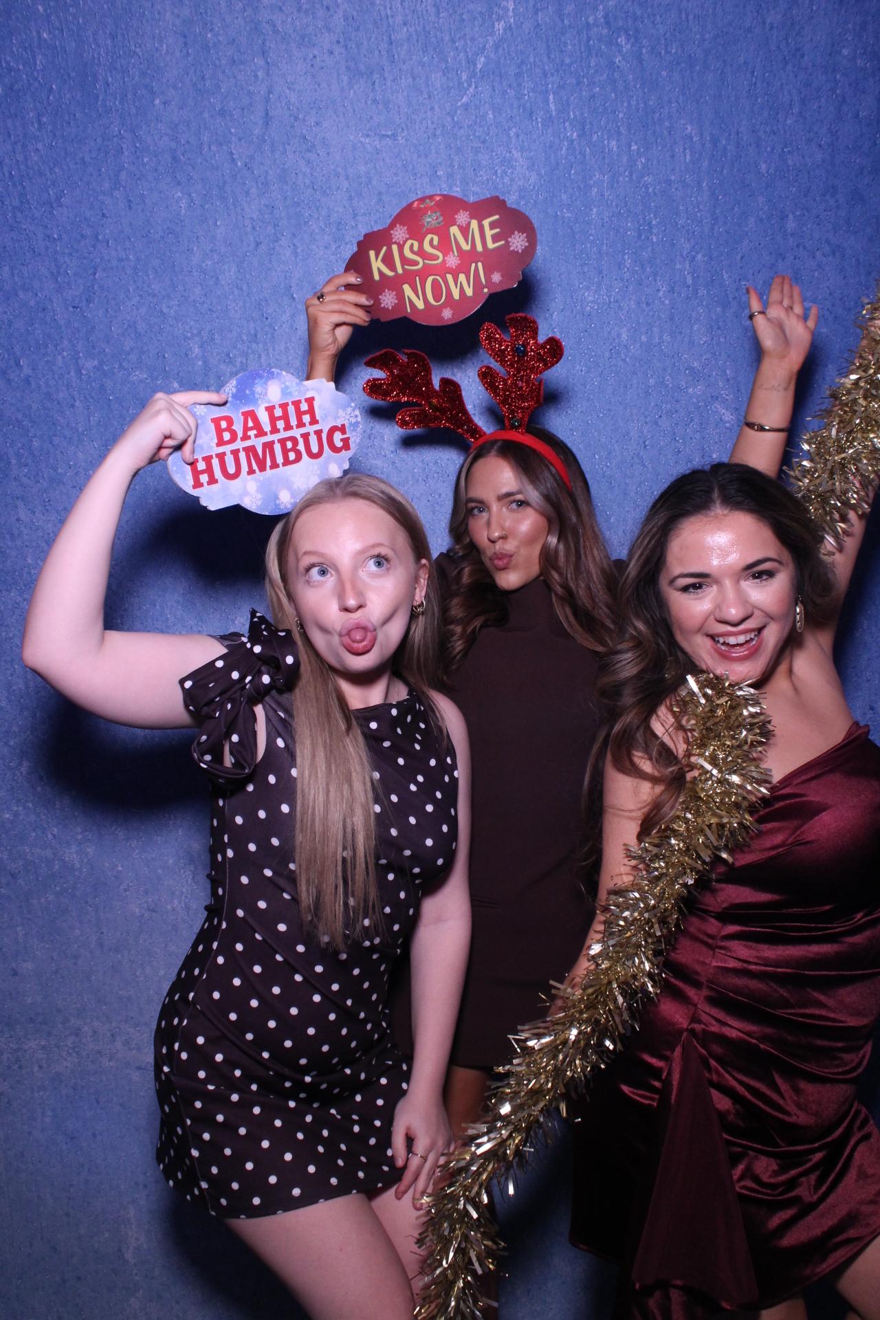 Freeths Christmas Party  | View more photos from the event at gallery.magicimages.uk/u/MagicImages/Freeths-Christmas-Party-0