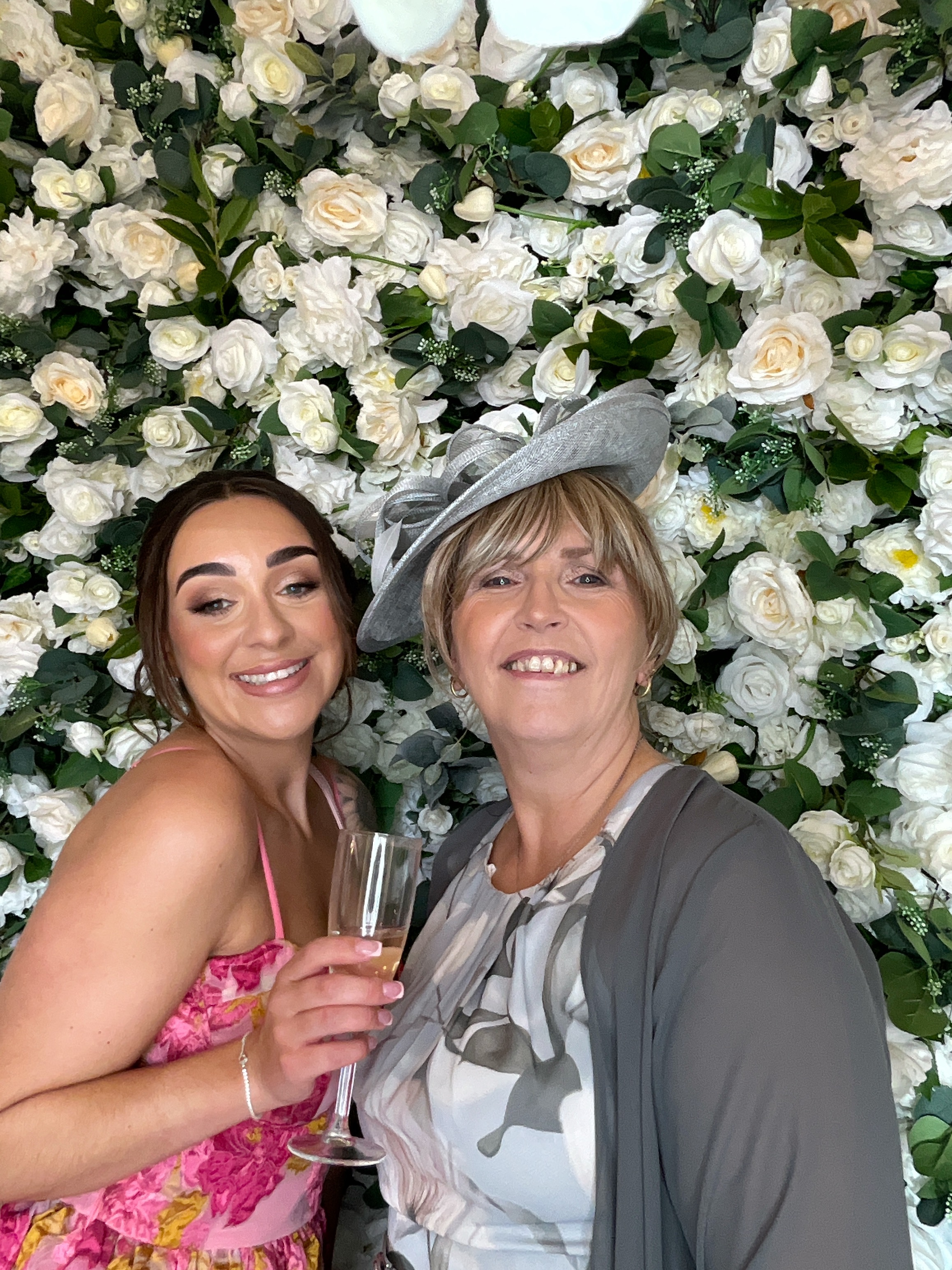 Georgia & Dom | View more photos from the event at gallery.magicimages.uk/u/MagicImages/Georgia-Dom