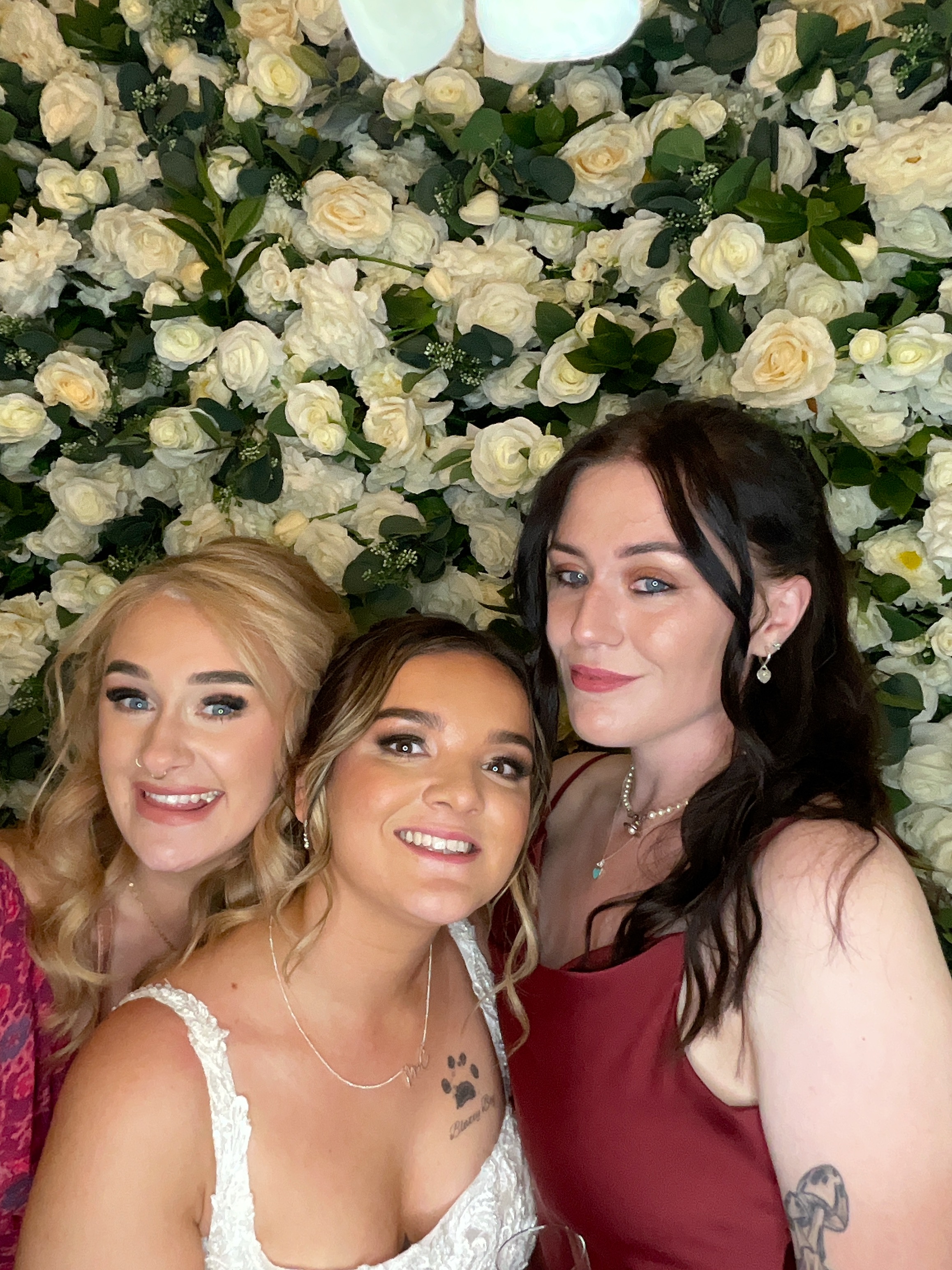 Georgia & Dom | View more photos from the event at gallery.magicimages.uk/u/MagicImages/Georgia-Dom