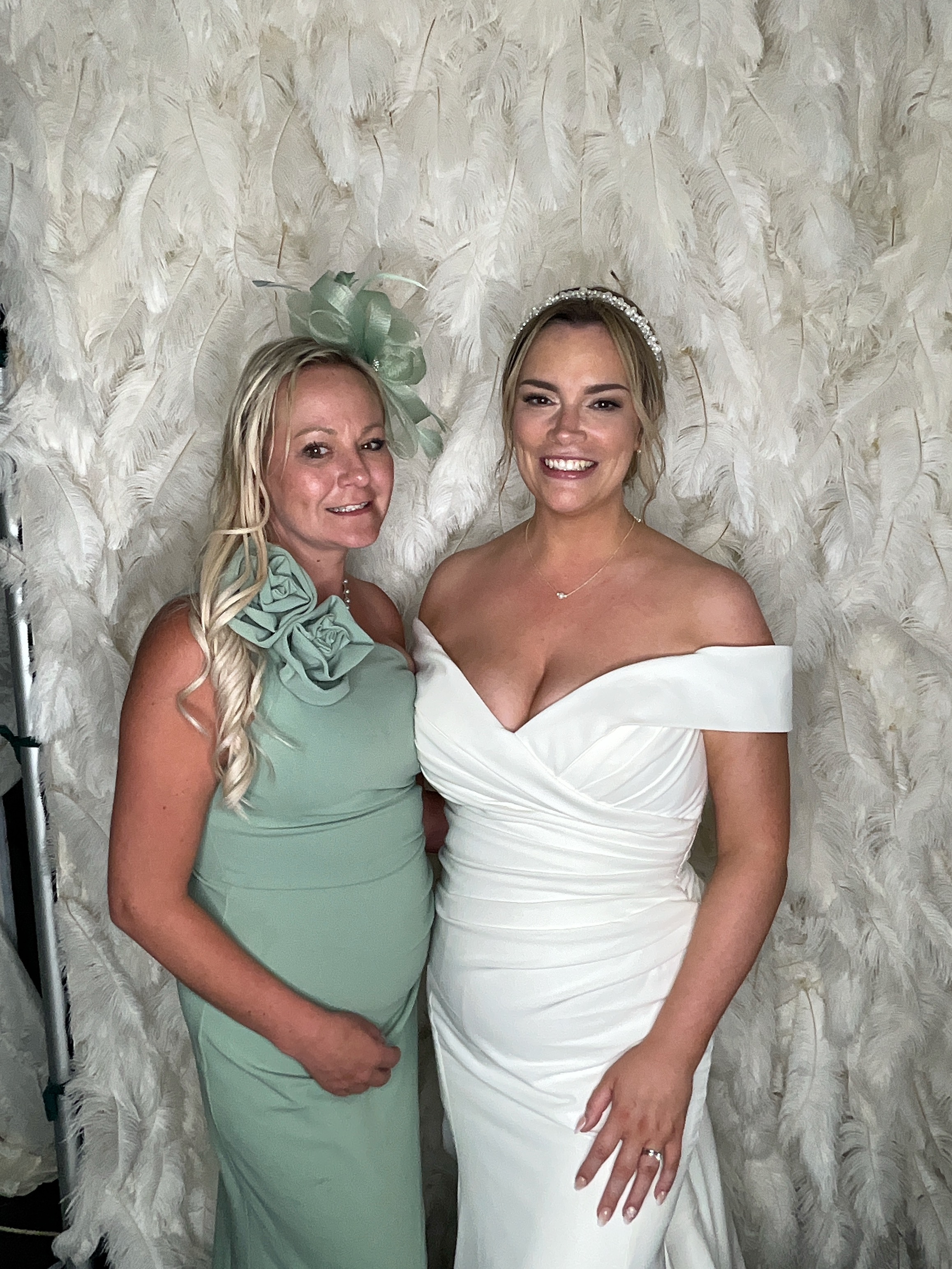 Kim & Dean  | View more photos from the event at gallery.magicimages.uk/u/MagicImages/Kim-Dean
