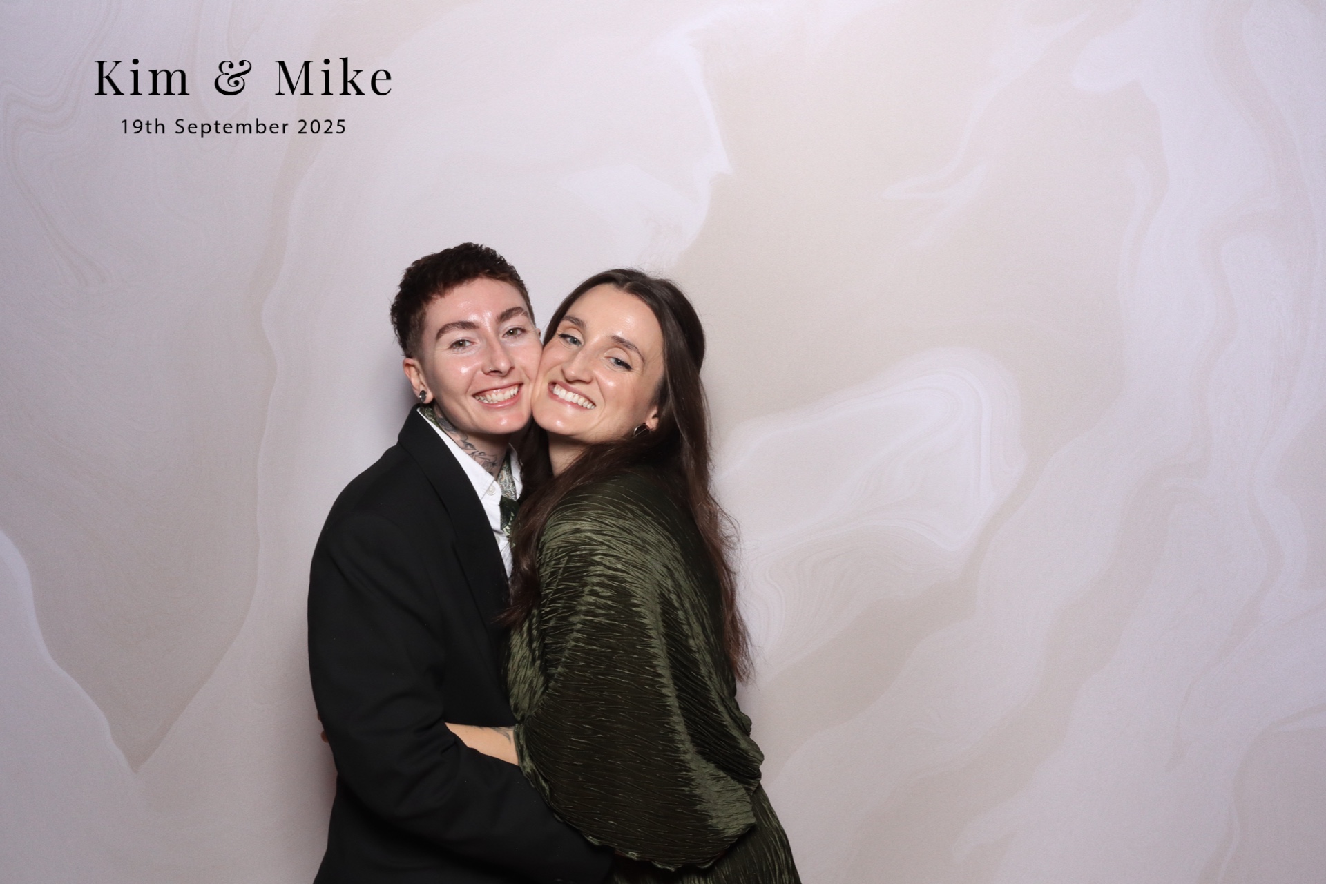 Kim & Mike  | View more photos from the event at gallery.magicimages.uk/u/MagicImages/Kim-Mike