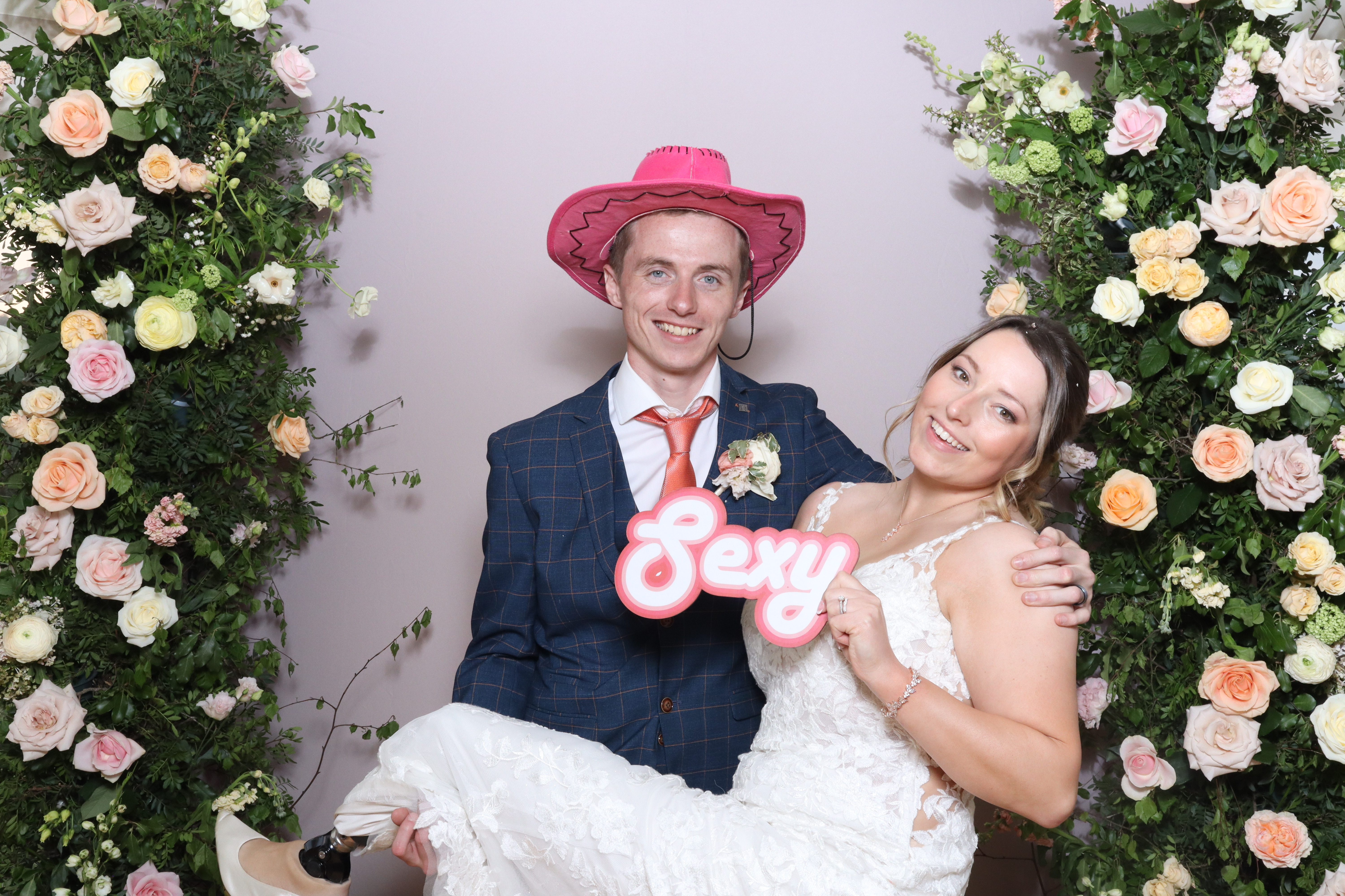 Lewis & Beth  | View more photos from the event at gallery.magicimages.uk/u/MagicImages/Lewis-Beth