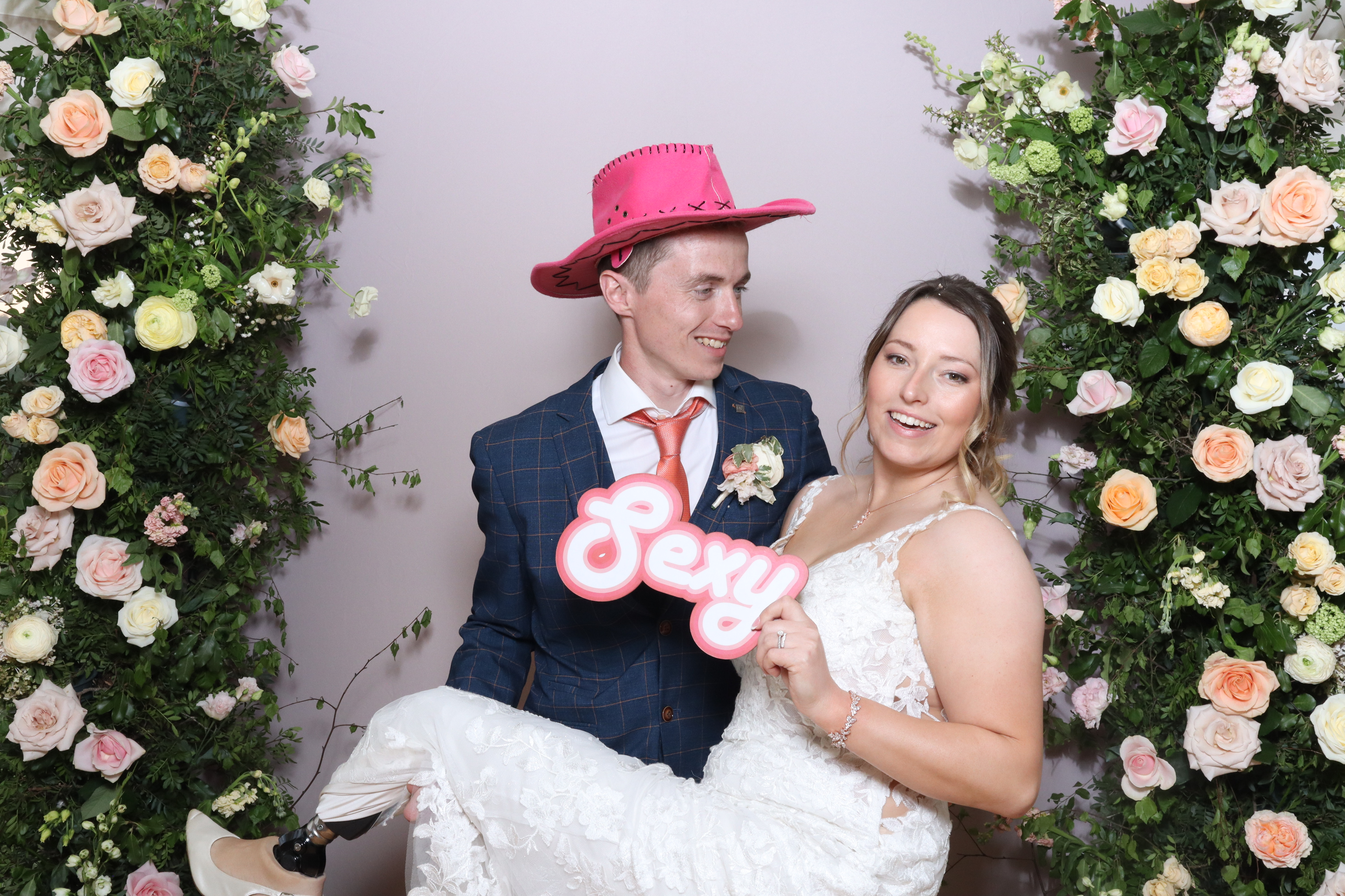 Lewis & Beth  | View more photos from the event at gallery.magicimages.uk/u/MagicImages/Lewis-Beth