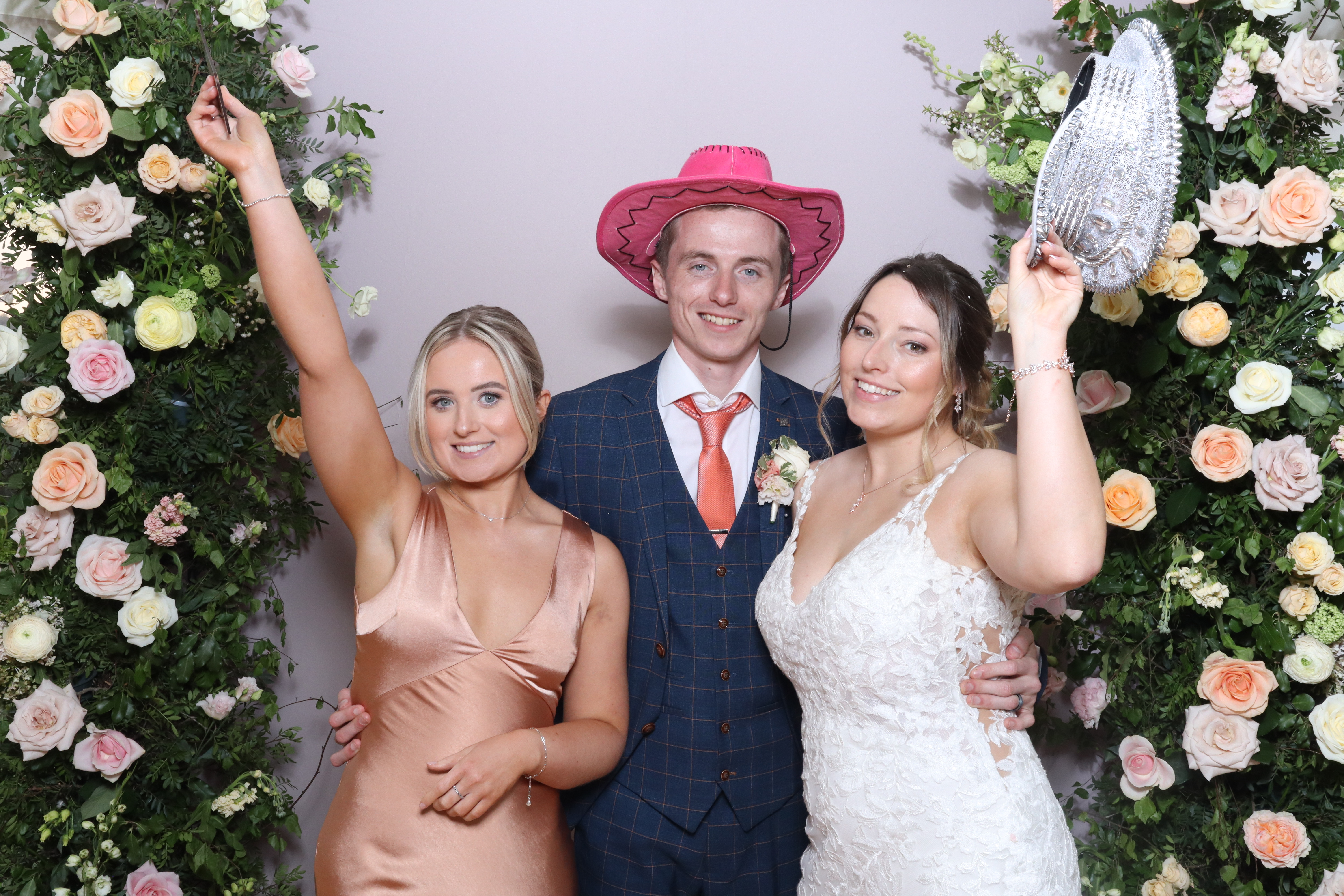Lewis & Beth  | View more photos from the event at gallery.magicimages.uk/u/MagicImages/Lewis-Beth