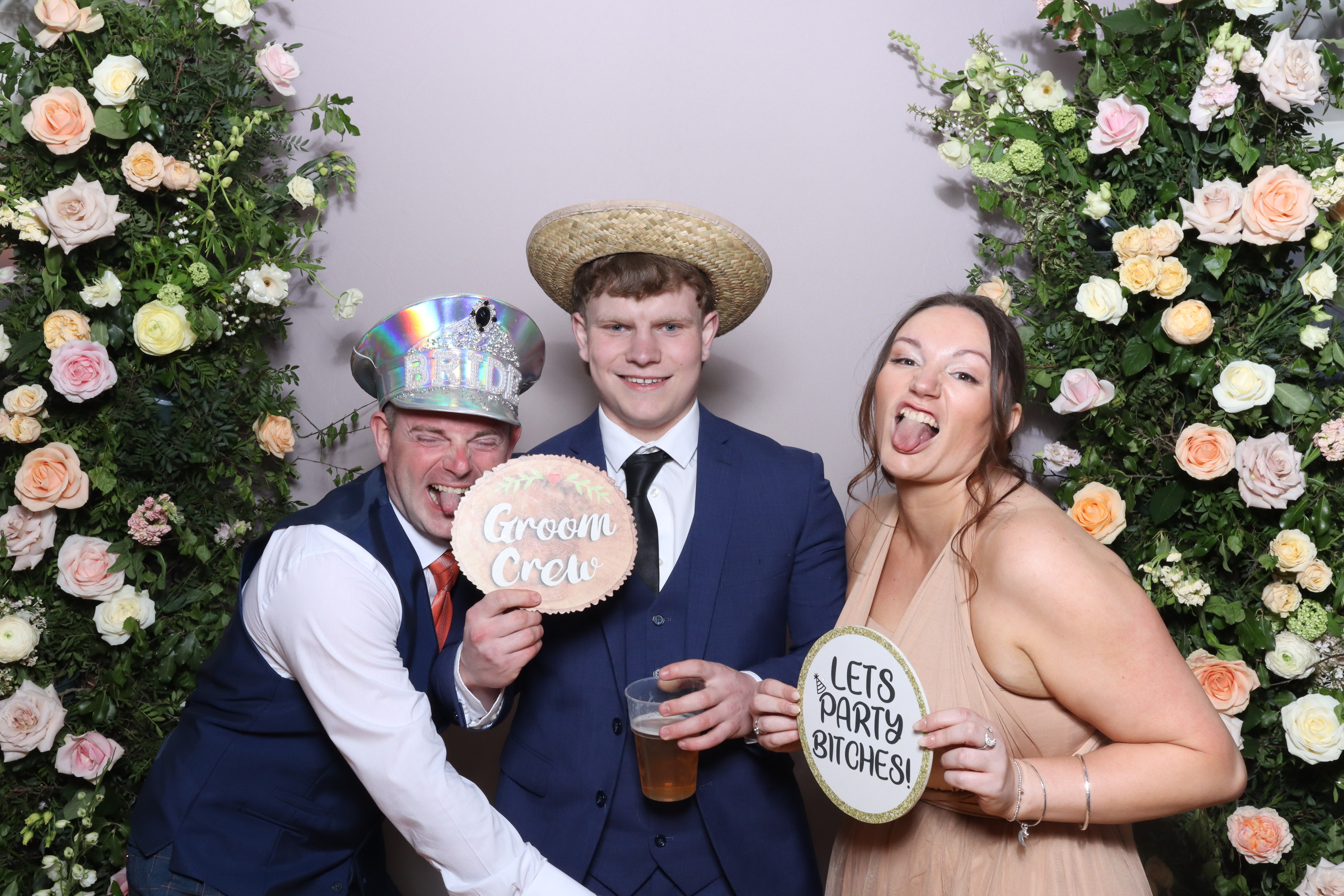 Lewis & Beth  | View more photos from the event at gallery.magicimages.uk/u/MagicImages/Lewis-Beth