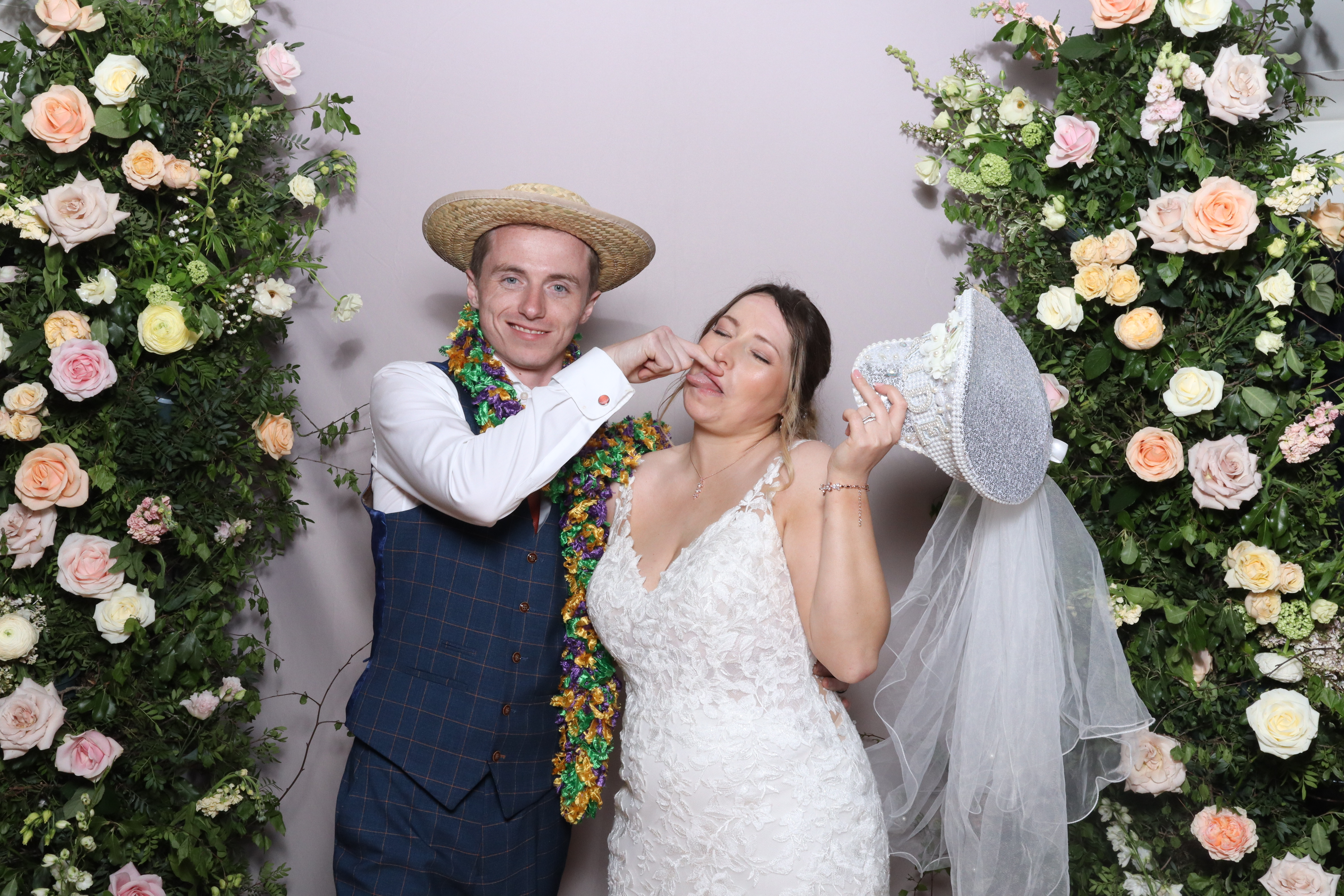 Lewis & Beth  | View more photos from the event at gallery.magicimages.uk/u/MagicImages/Lewis-Beth
