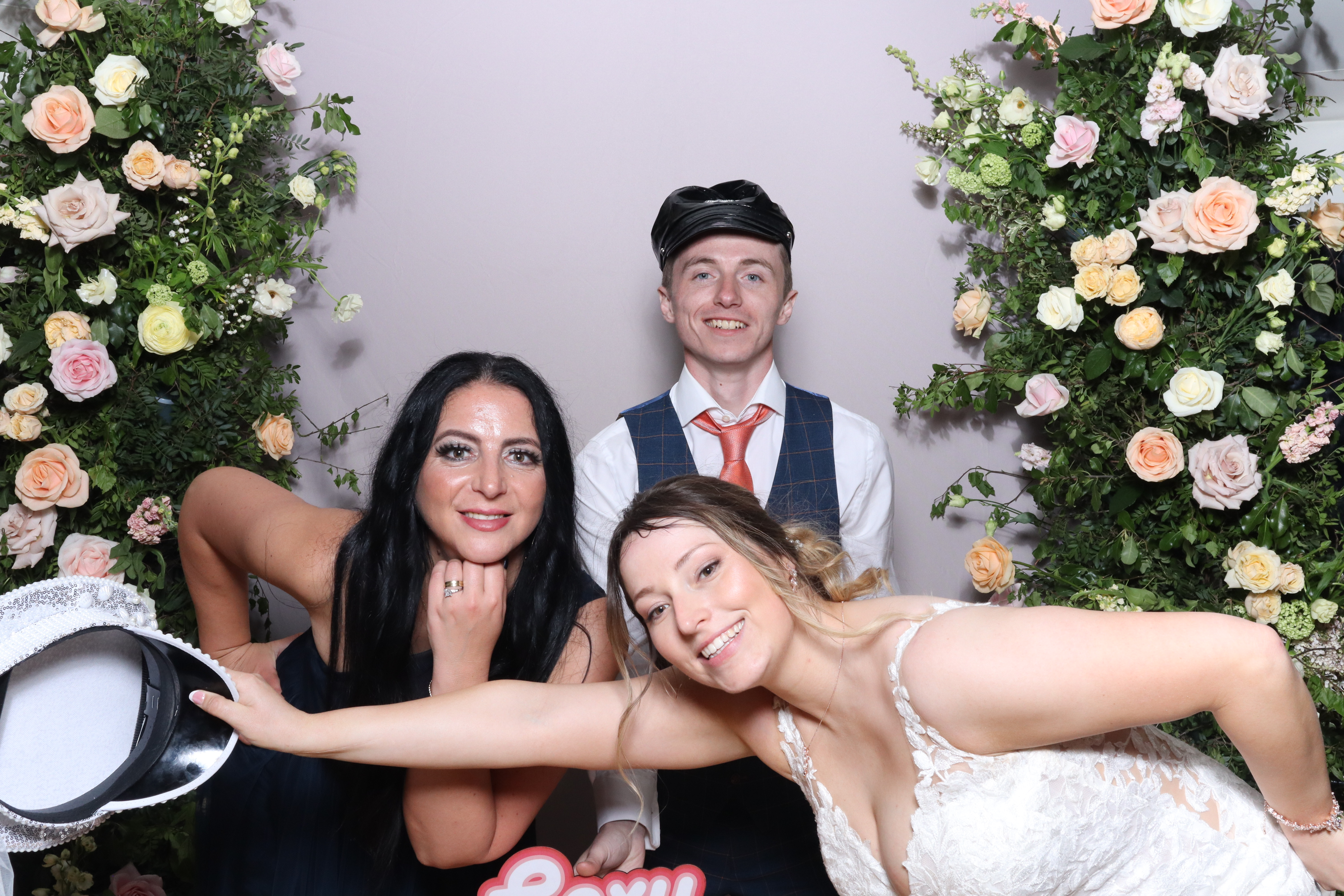 Lewis & Beth  | View more photos from the event at gallery.magicimages.uk/u/MagicImages/Lewis-Beth