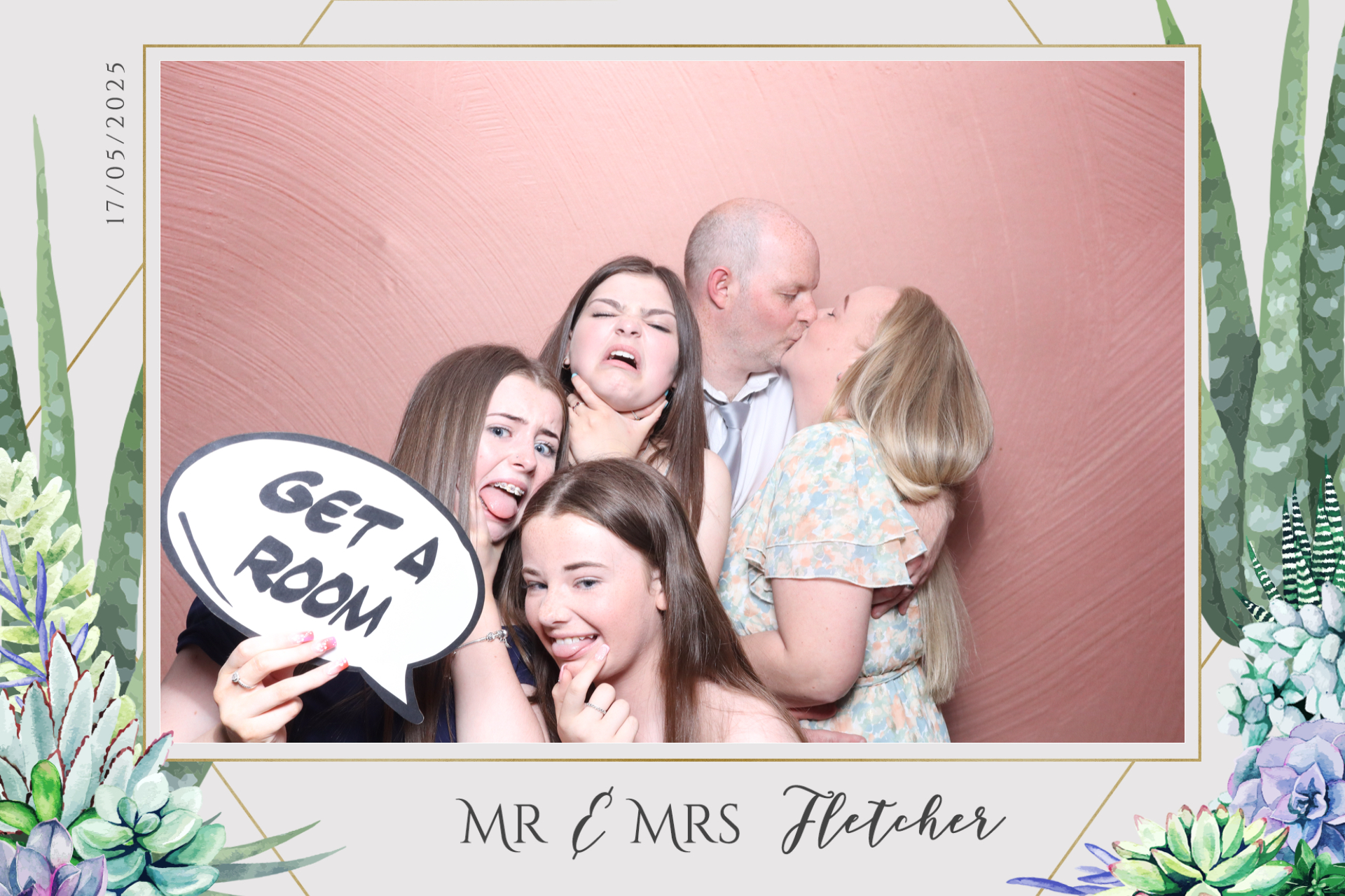 Mr & Mrs Fletcher  | View more photos from the event at gallery.magicimages.uk/u/MagicImages/Mr-Mrs-Fletcher