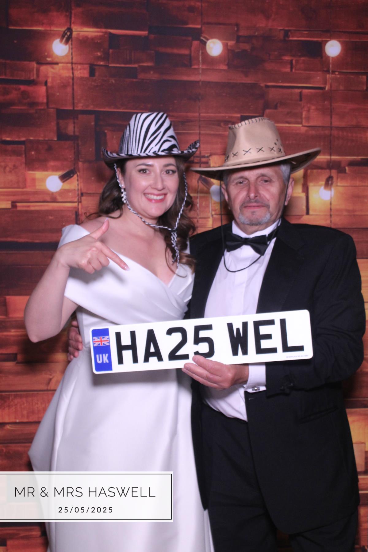 Mr & Mrs Haswell  | View more photos from the event at gallery.magicimages.uk/u/MagicImages/Mr-Mrs-Haswell