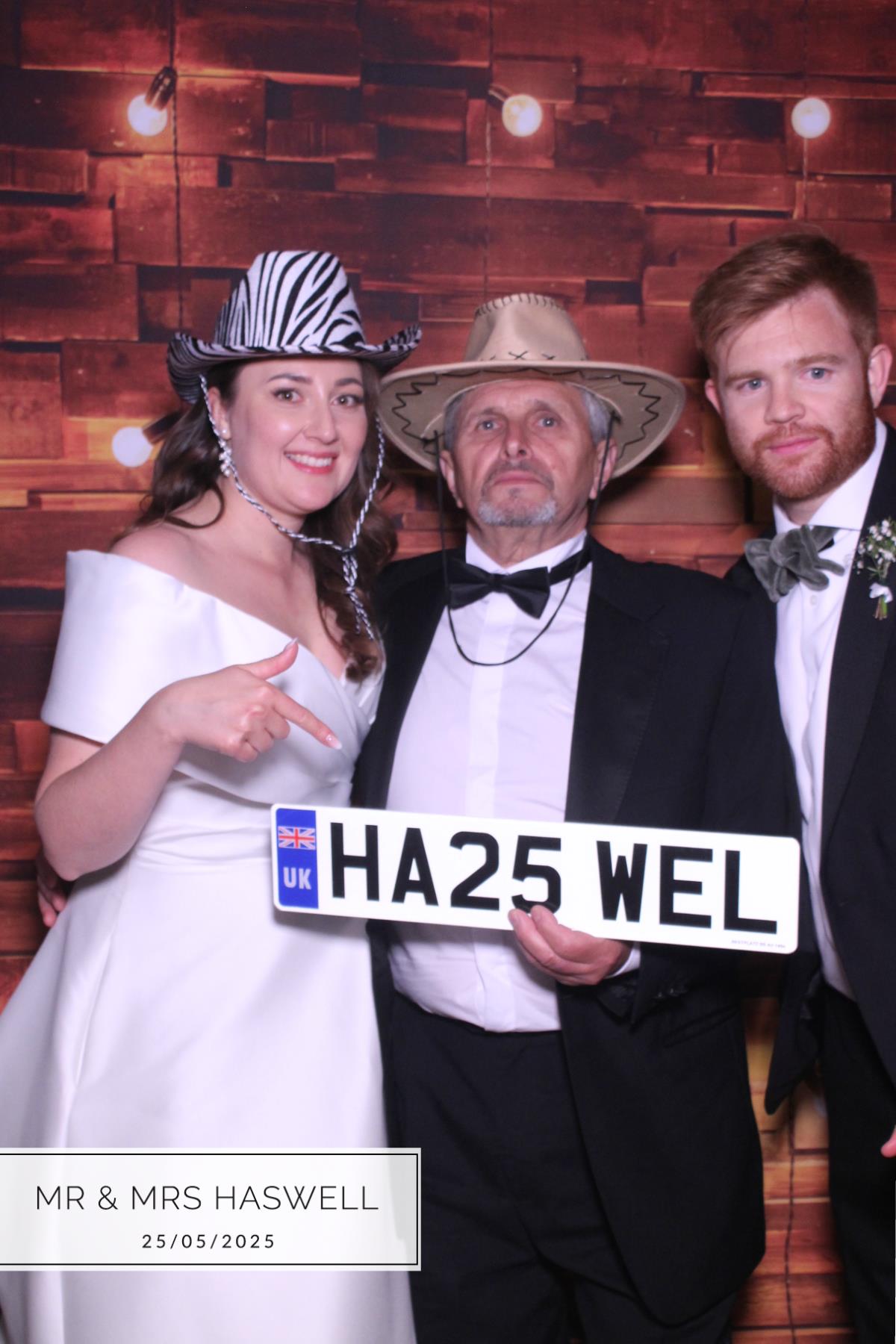 Mr & Mrs Haswell  | View more photos from the event at gallery.magicimages.uk/u/MagicImages/Mr-Mrs-Haswell