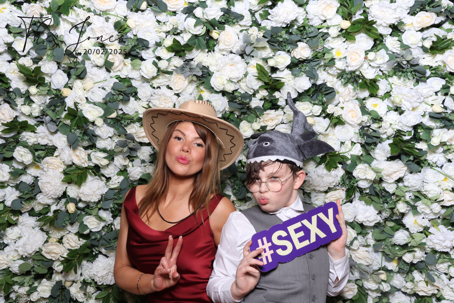Mr & Mrs Jones  | View more photos from the event at gallery.magicimages.uk/u/MagicImages/Mr-Mrs-Jones-0