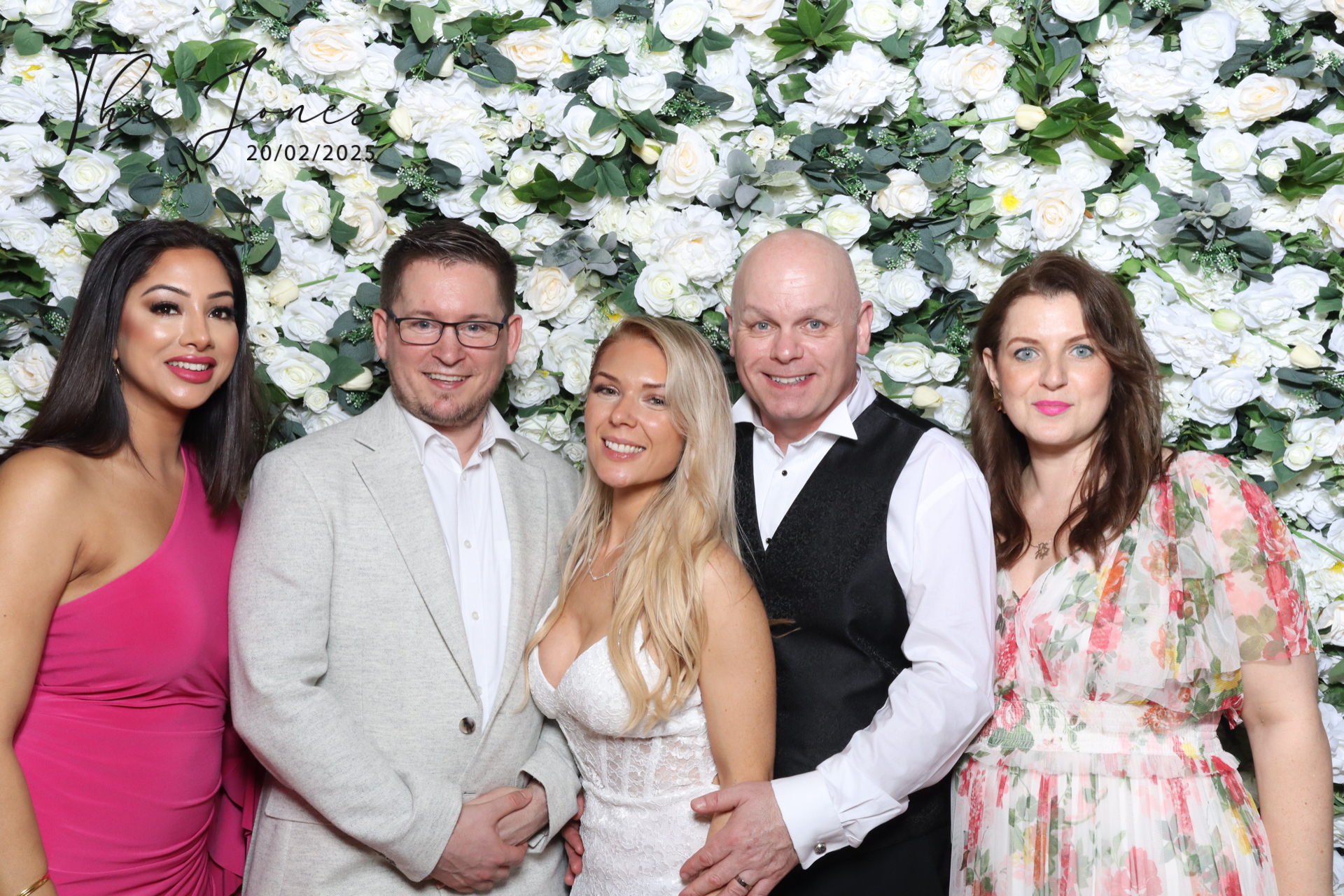 Mr & Mrs Jones  | View more photos from the event at gallery.magicimages.uk/u/MagicImages/Mr-Mrs-Jones-0