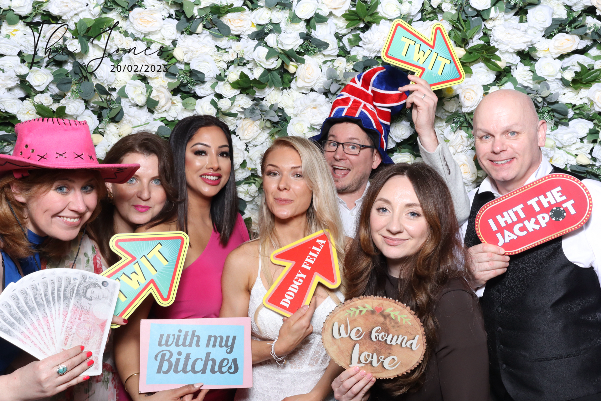 Mr & Mrs Jones  | View more photos from the event at gallery.magicimages.uk/u/MagicImages/Mr-Mrs-Jones-0