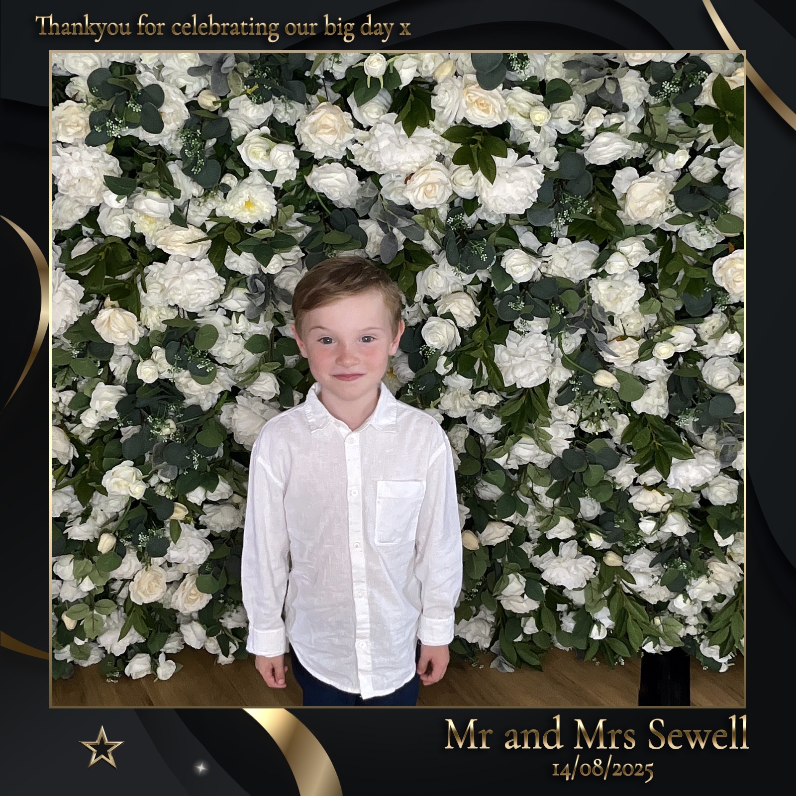 Mr & Mrs Sewell photo booth images  | View more photos from the event at gallery.magicimages.uk/u/MagicImages/Mr-Mrs-Sewell-photo-booth-images