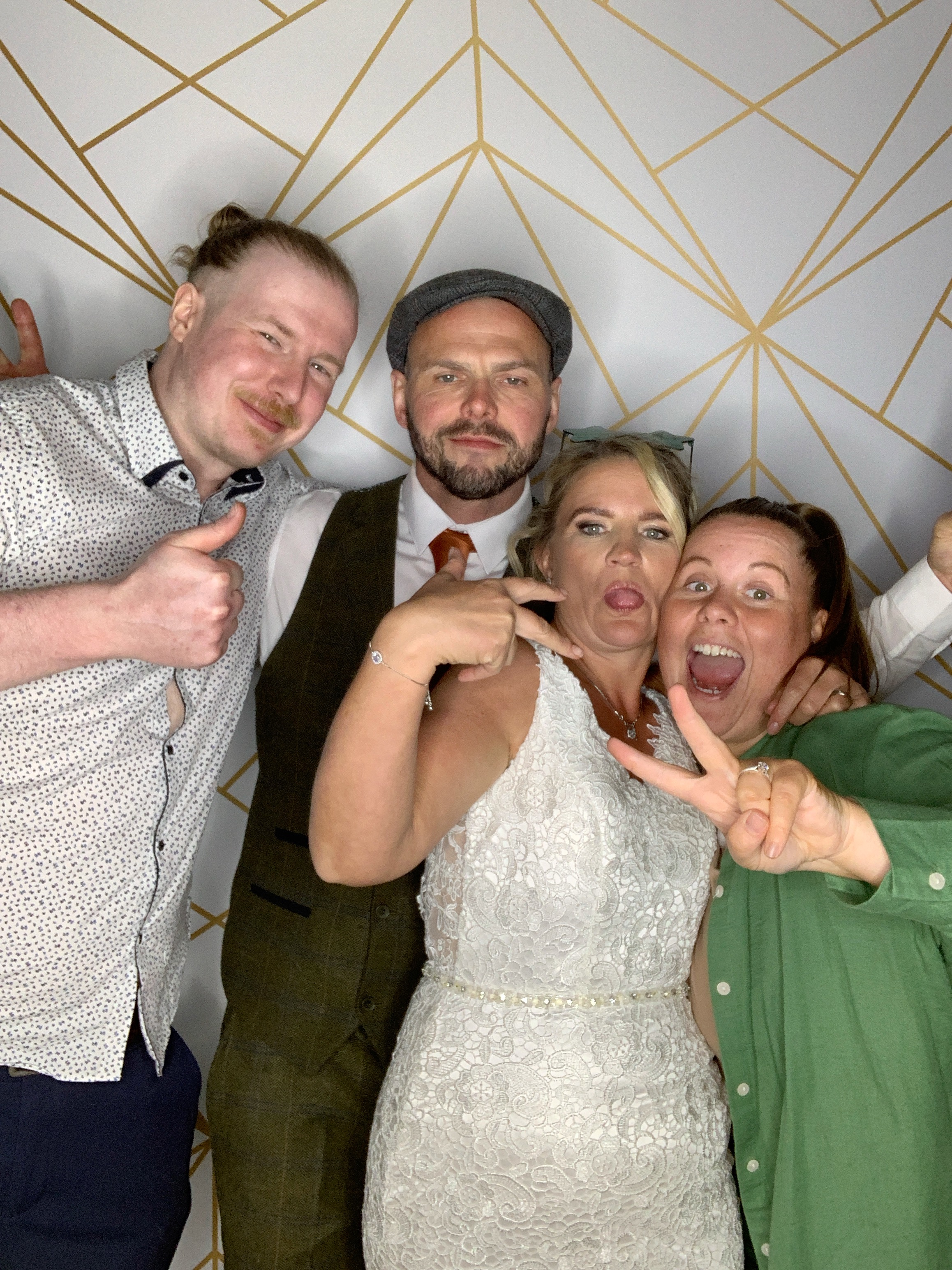 Mr & Mrs Thompson  | View more photos from the event at gallery.magicimages.uk/u/MagicImages/Mr-Mrs-Thompson-0