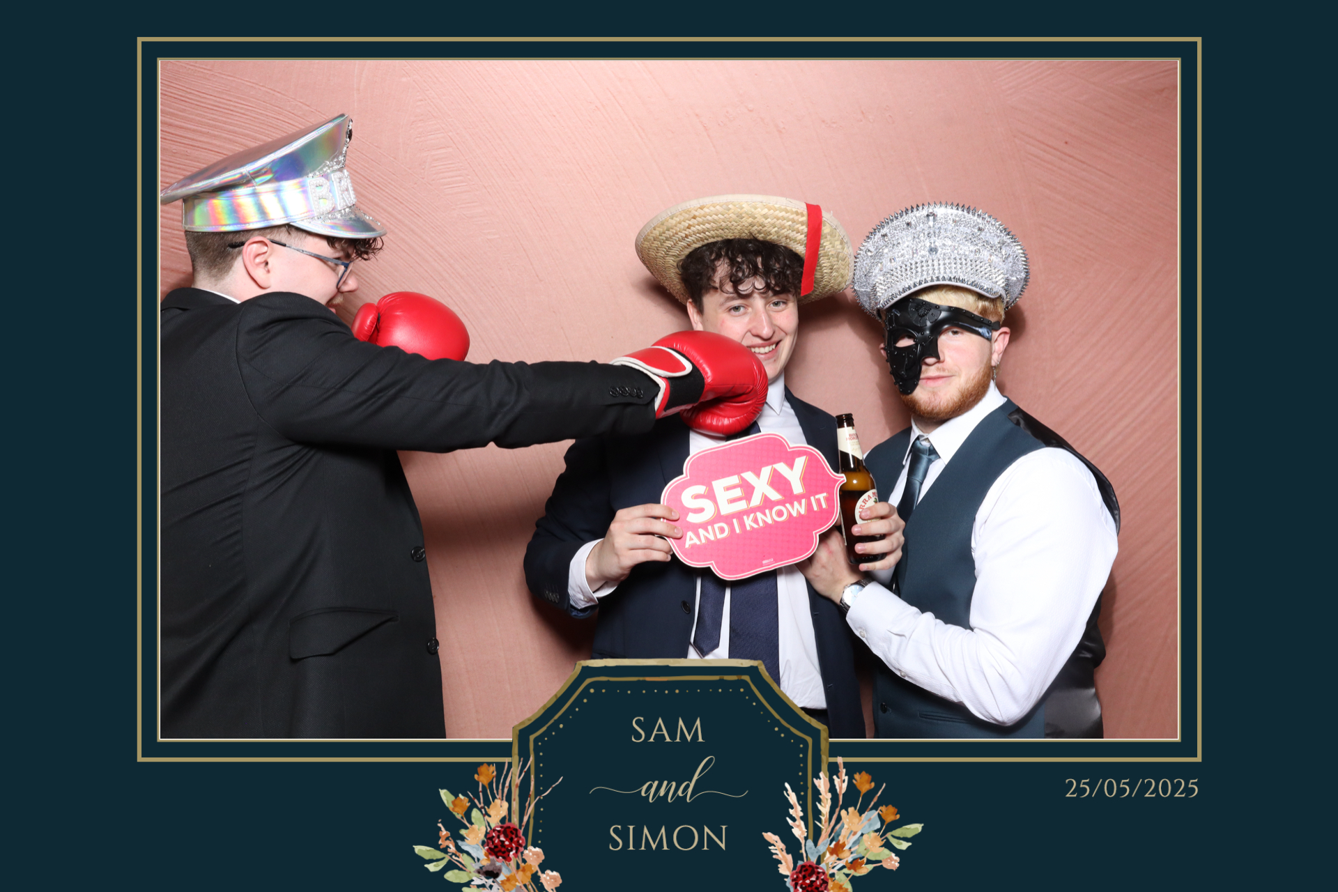 Sam & Simon  | View more photos from the event at gallery.magicimages.uk/u/MagicImages/Sam-Simon