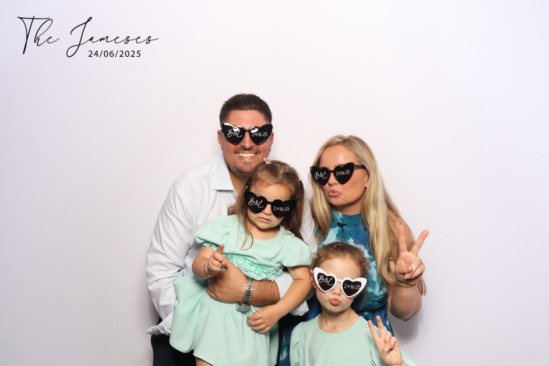 The Jameses  | View more photos from the event at gallery.magicimages.uk/u/MagicImages/The-Jameses