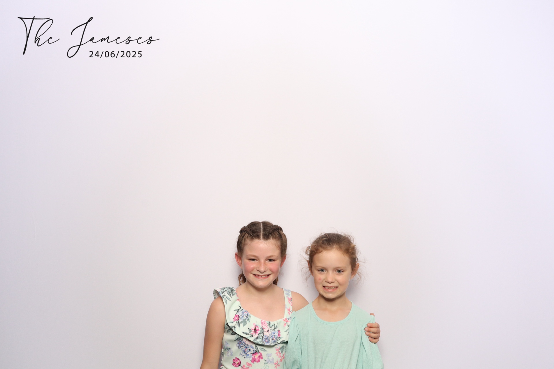 The Jameses  | View more photos from the event at gallery.magicimages.uk/u/MagicImages/The-Jameses