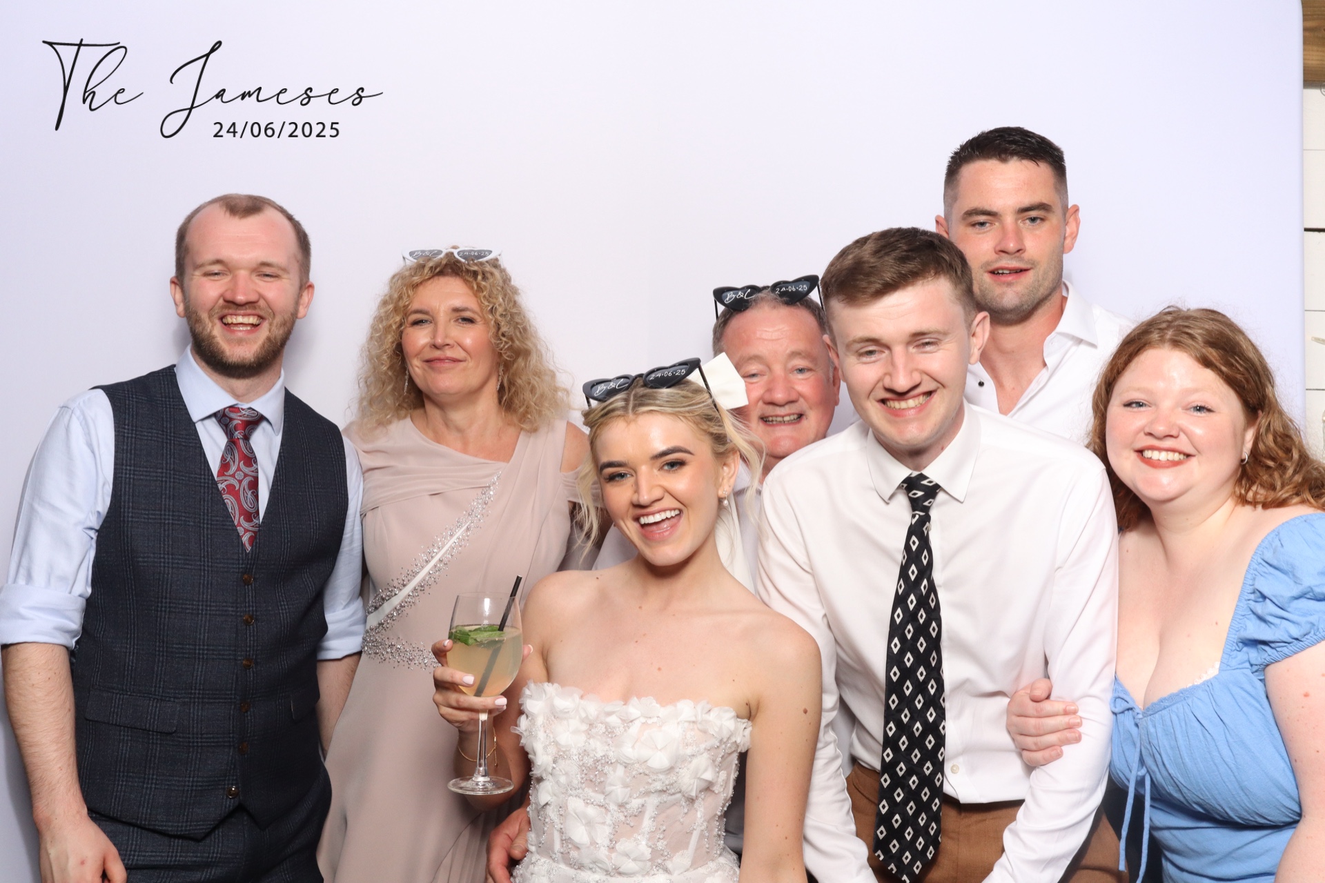 The Jameses  | View more photos from the event at gallery.magicimages.uk/u/MagicImages/The-Jameses