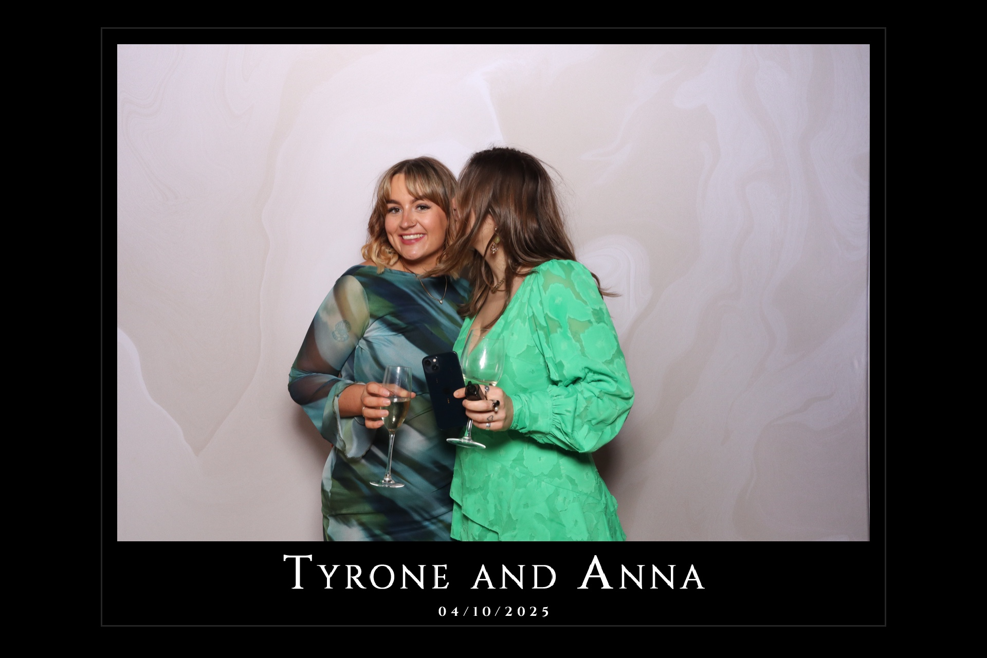 Tyrone and Anna | View more photos from the event at gallery.magicimages.uk/u/MagicImages/Tyrone-and-Anna