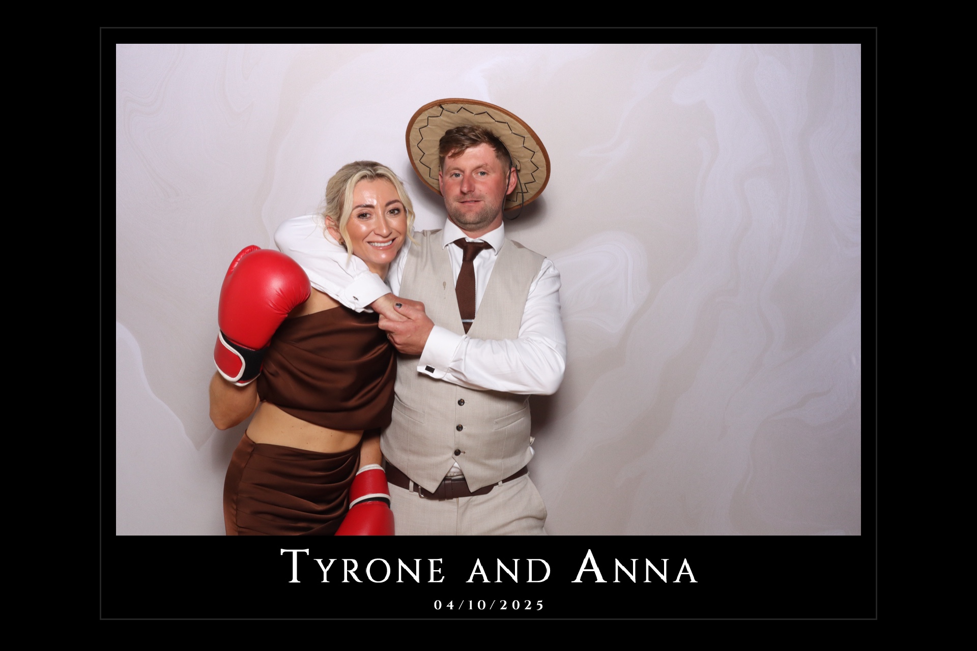 Tyrone and Anna | View more photos from the event at gallery.magicimages.uk/u/MagicImages/Tyrone-and-Anna