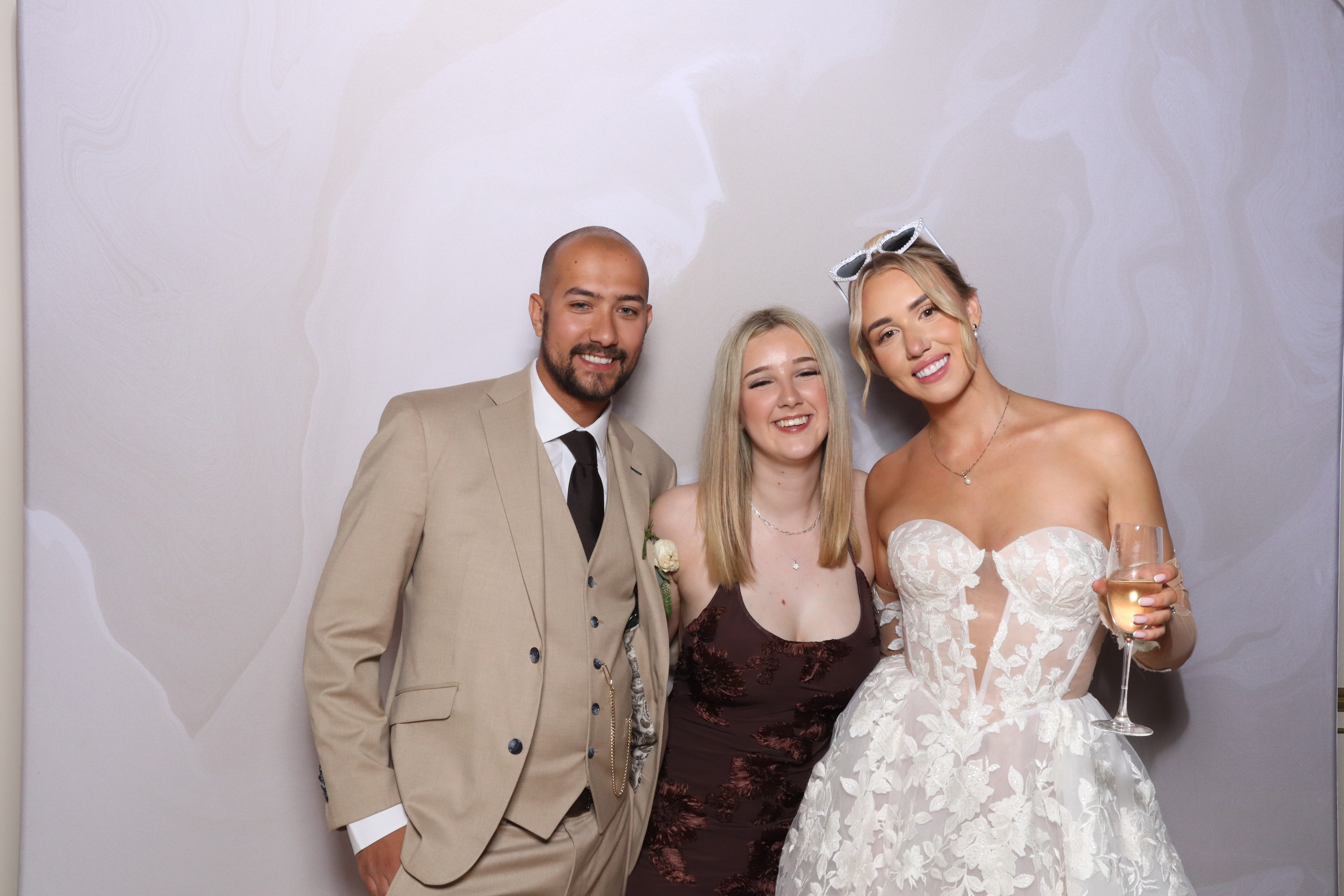 Tyrone and Anna | View more photos from the event at gallery.magicimages.uk/u/MagicImages/Tyrone-and-Anna