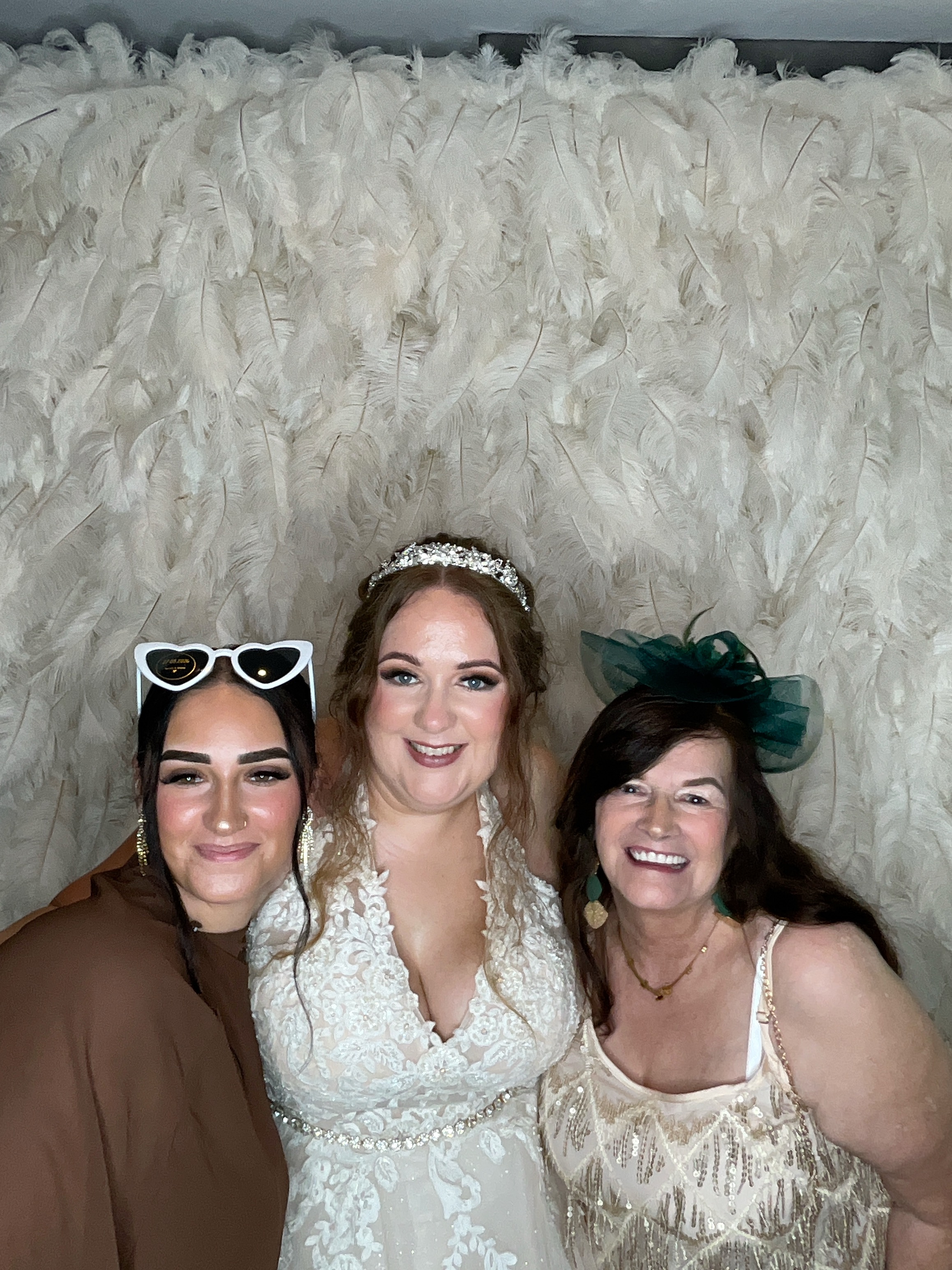 Becca & Glynn  | View more photos from the event at gallery.magicimages.uk/u/MagicImages/Becca-Glynn
