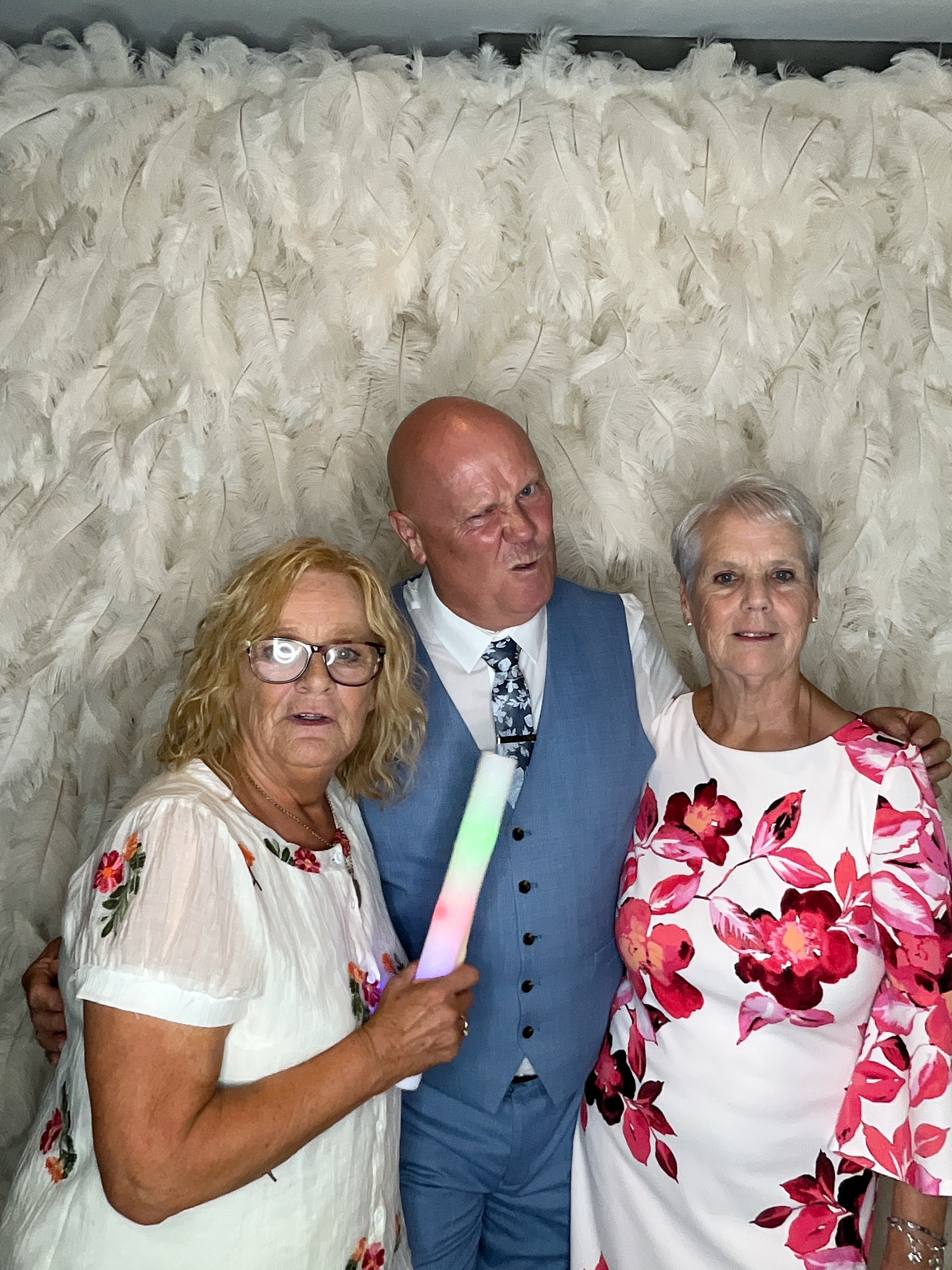 Becca & Glynn  | View more photos from the event at gallery.magicimages.uk/u/MagicImages/Becca-Glynn