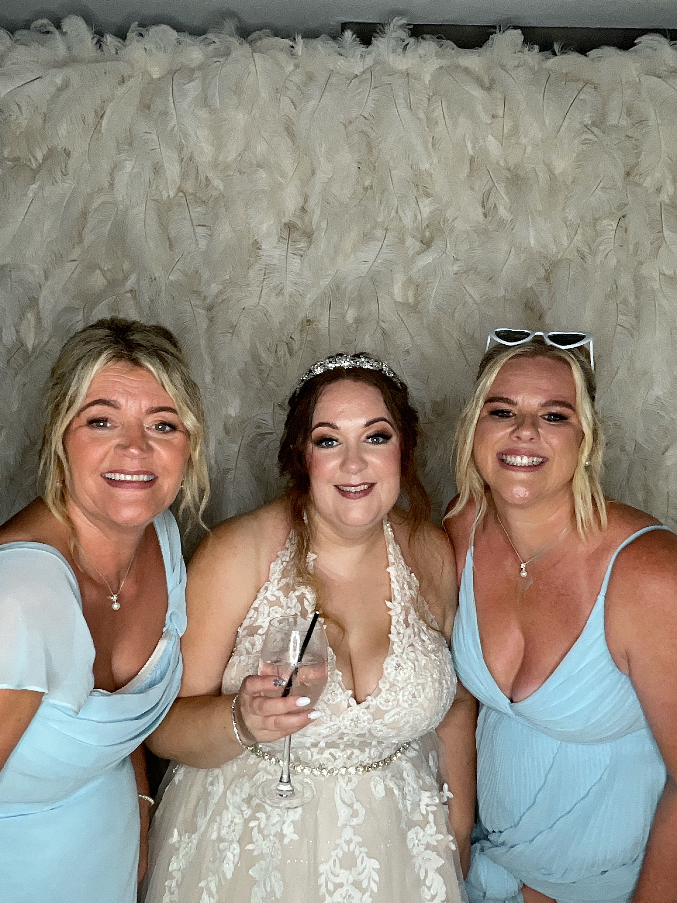 Becca & Glynn  | View more photos from the event at gallery.magicimages.uk/u/MagicImages/Becca-Glynn